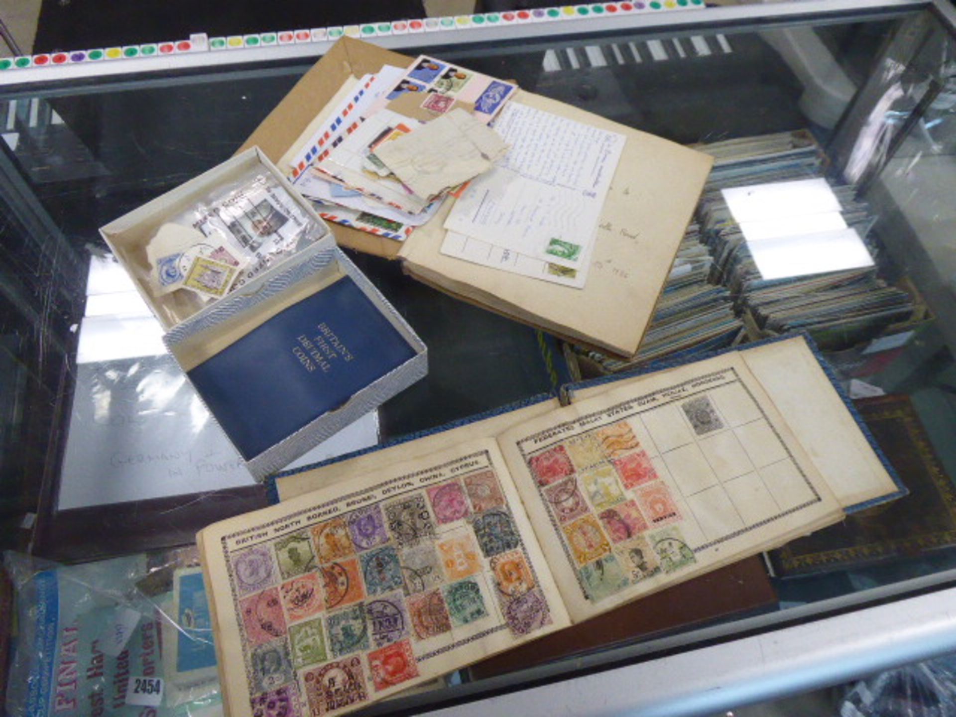 2477 - Bag containing stamp albums and loose stamps