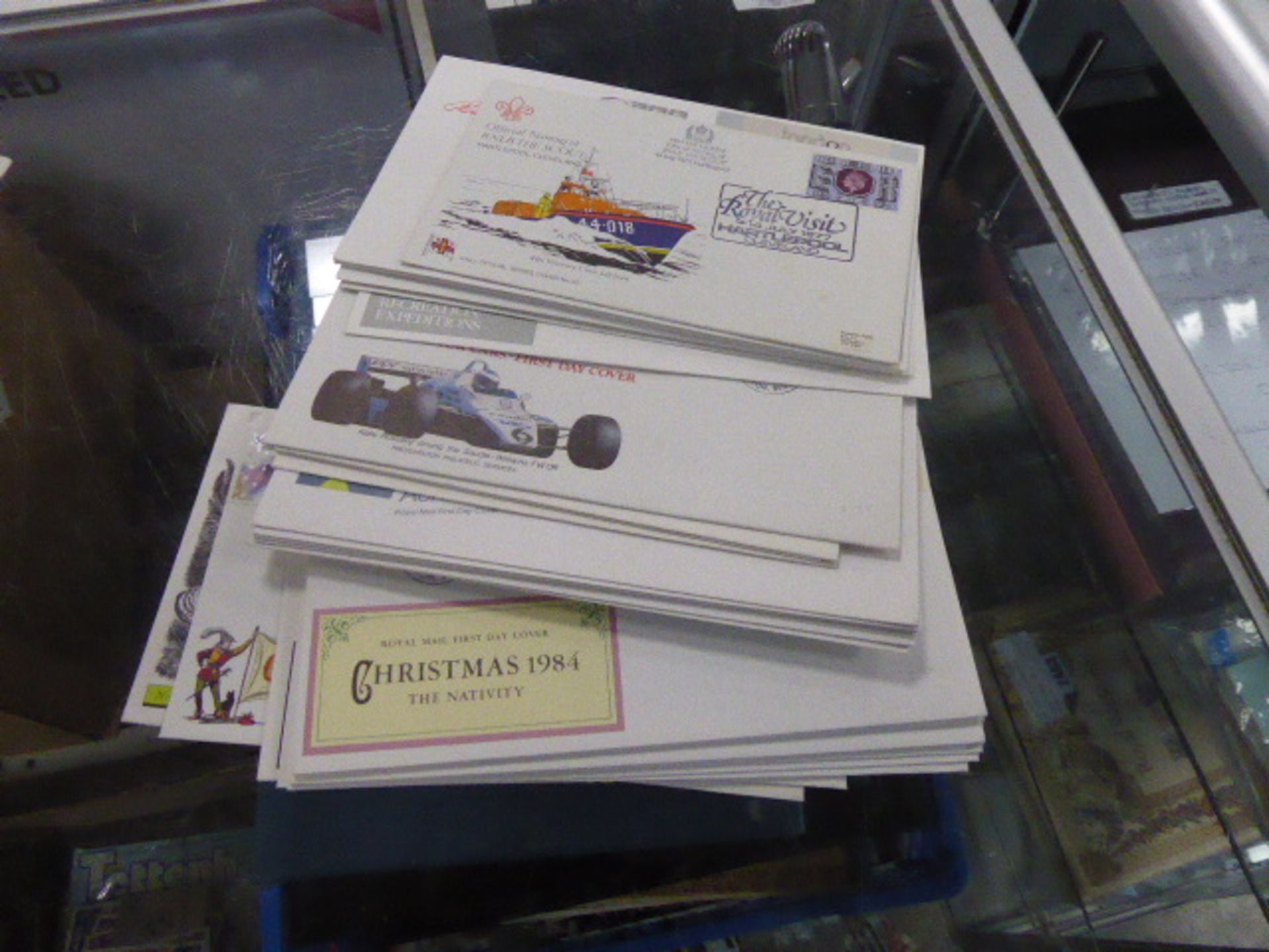 Parcel of various first day covers to include Silver Jubilee commemorative first day covers