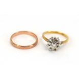 An 18ct yellow gold ring set small diamonds in an illusion setting, 3.