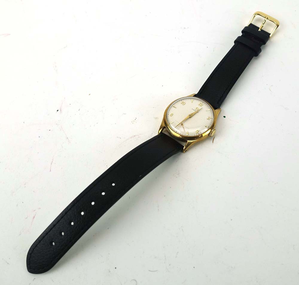 A gentleman's 9ct yellow gold manual wind wristwatch by Omega, - Image 4 of 5