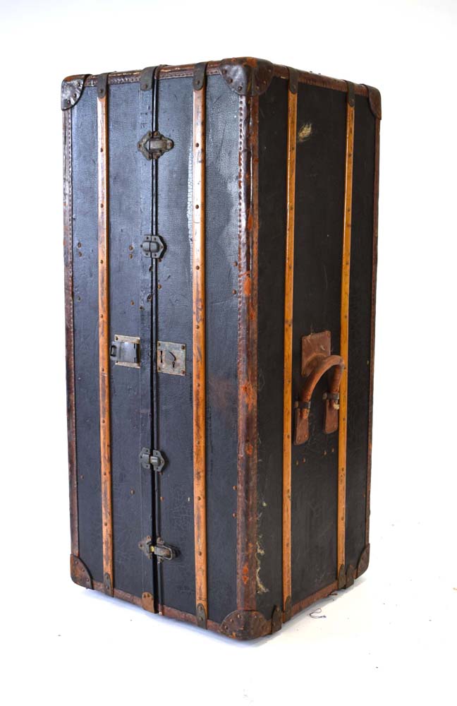 An early 20th century leather and beech bound gentleman's standing trunk, h. - Image 3 of 3