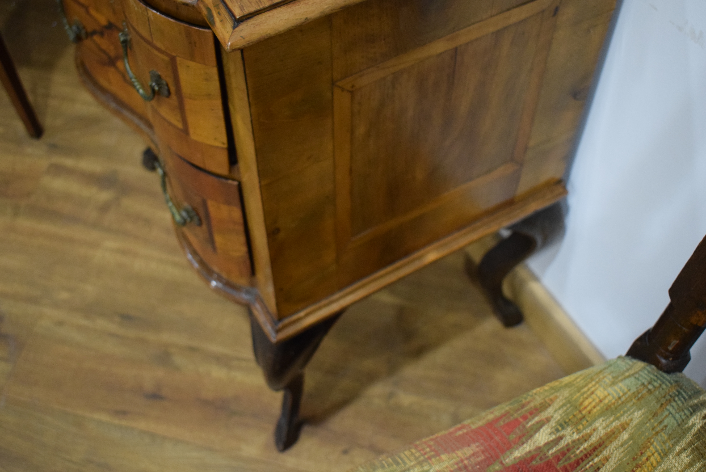 An 18th century South German walnut, - Image 7 of 10