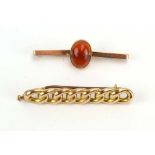 Two 9ct yellow gold bar brooches, one set cornelian, overall 3.