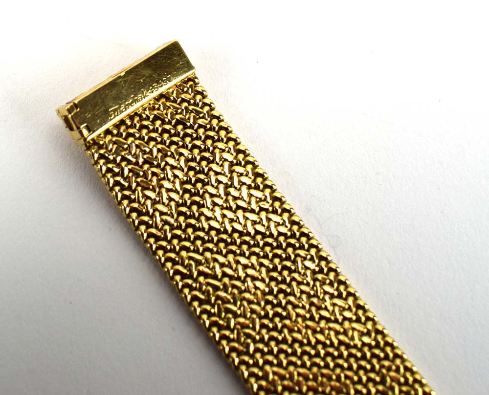 Joseph Marchak, an 18ct yellow gold articulated link bracelet with zig-zag design, - Image 4 of 10