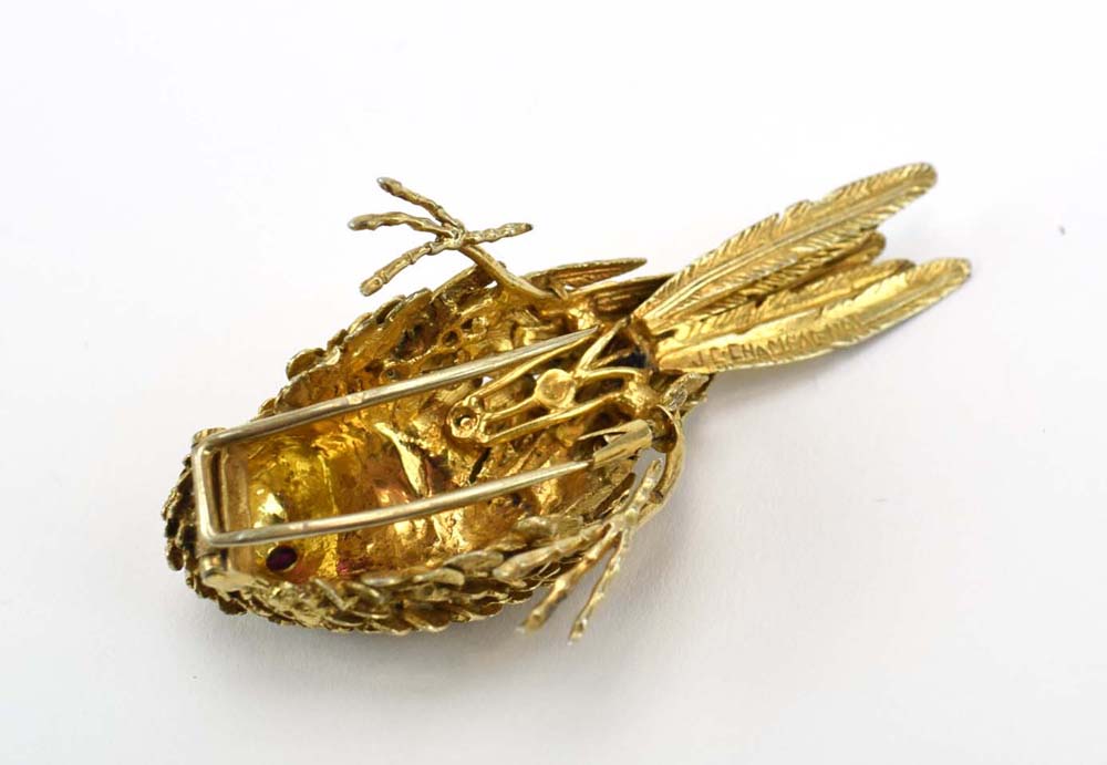 Jean-Claude Champagnat for Mecan Elde, a yellow metal clip in the form of a sparrow, - Image 8 of 9