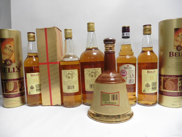 6 various bottles of Bell's Scotch Whisky, 2x 8 year old with tins 40% 70cl, 1x Original 40% 70cl, - Image 2 of 2