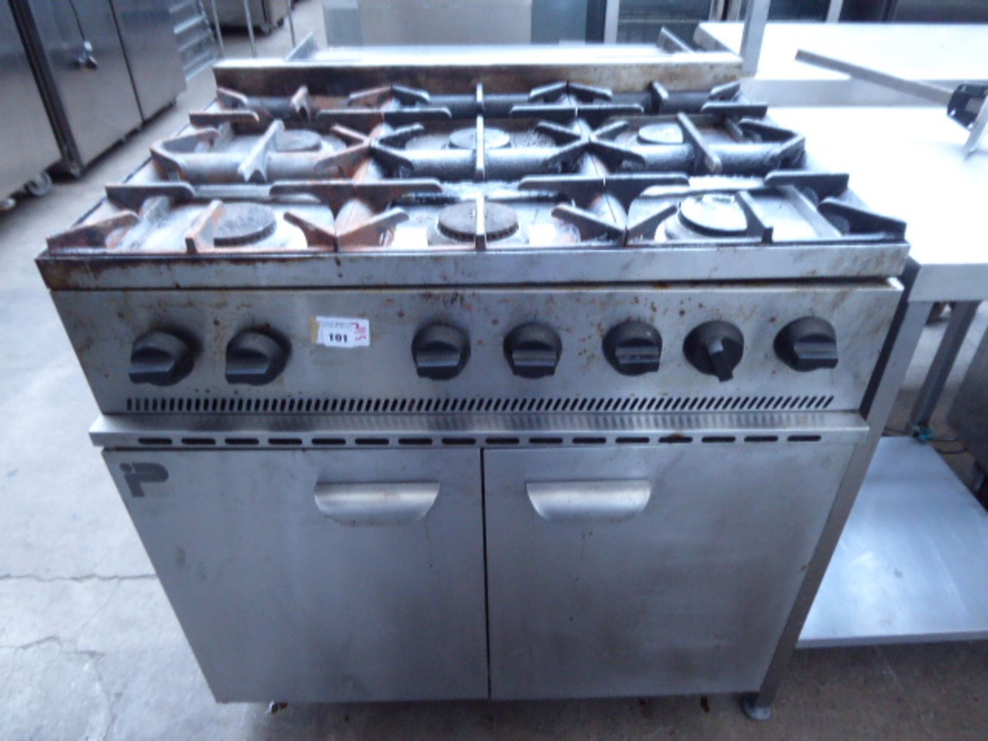 184 - 90cm Gas Parry 6 burner cooker with a 2 door oven under