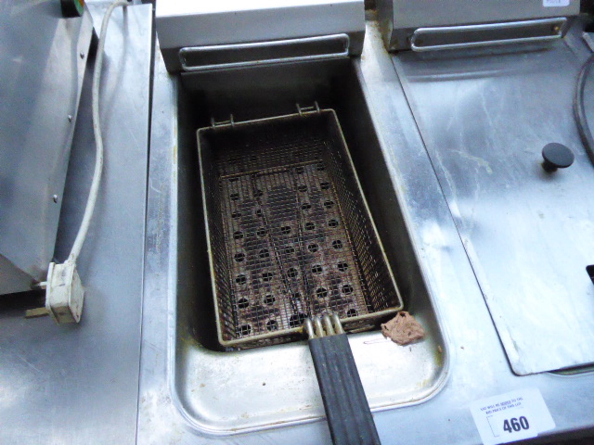 (TN 70) - 60cm electric Lincat 2-well fryer with baskets on stand - Image 2 of 2