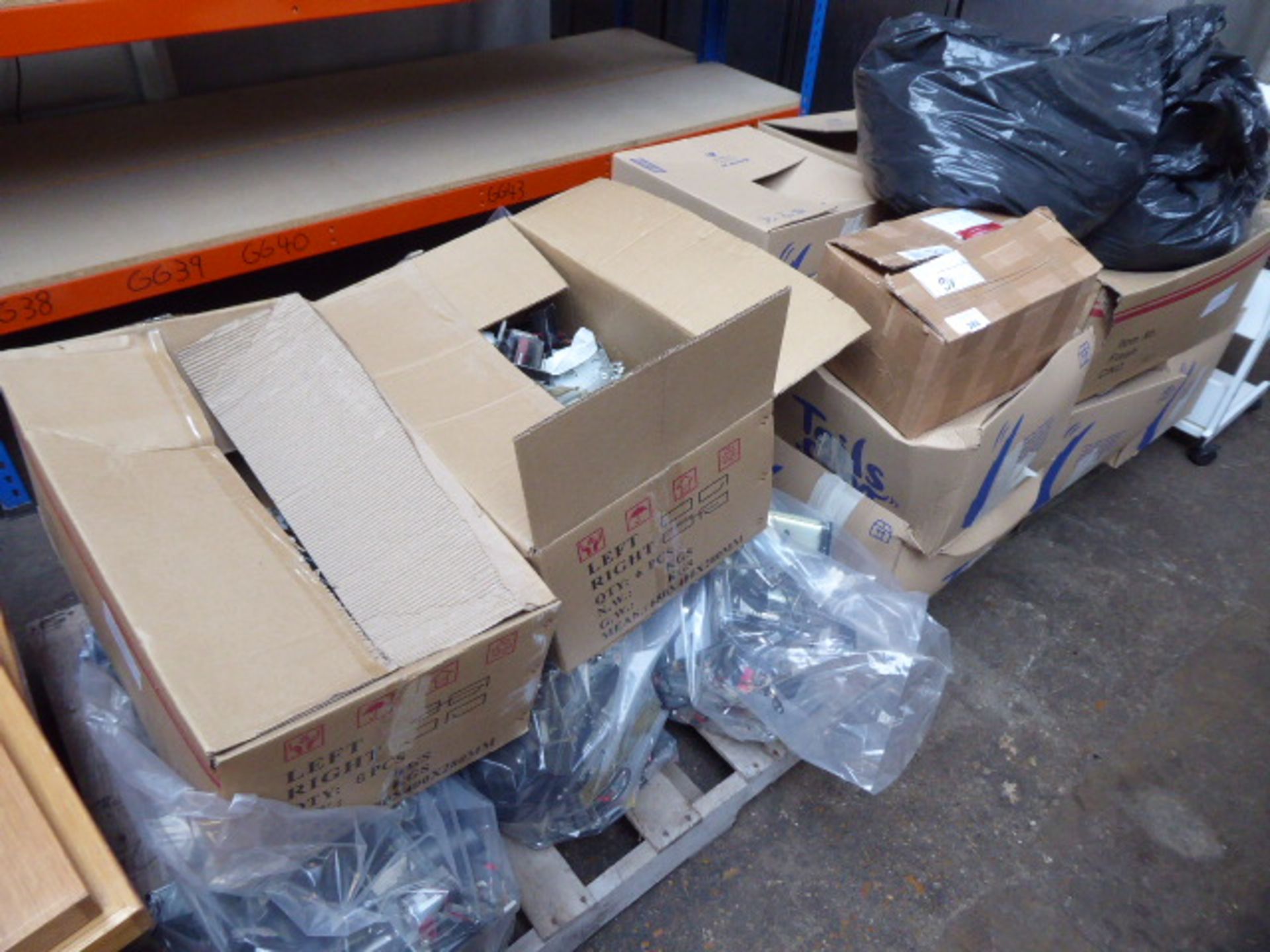 2 pallets of hotel door lock mechanisms and cards - Image 3 of 4