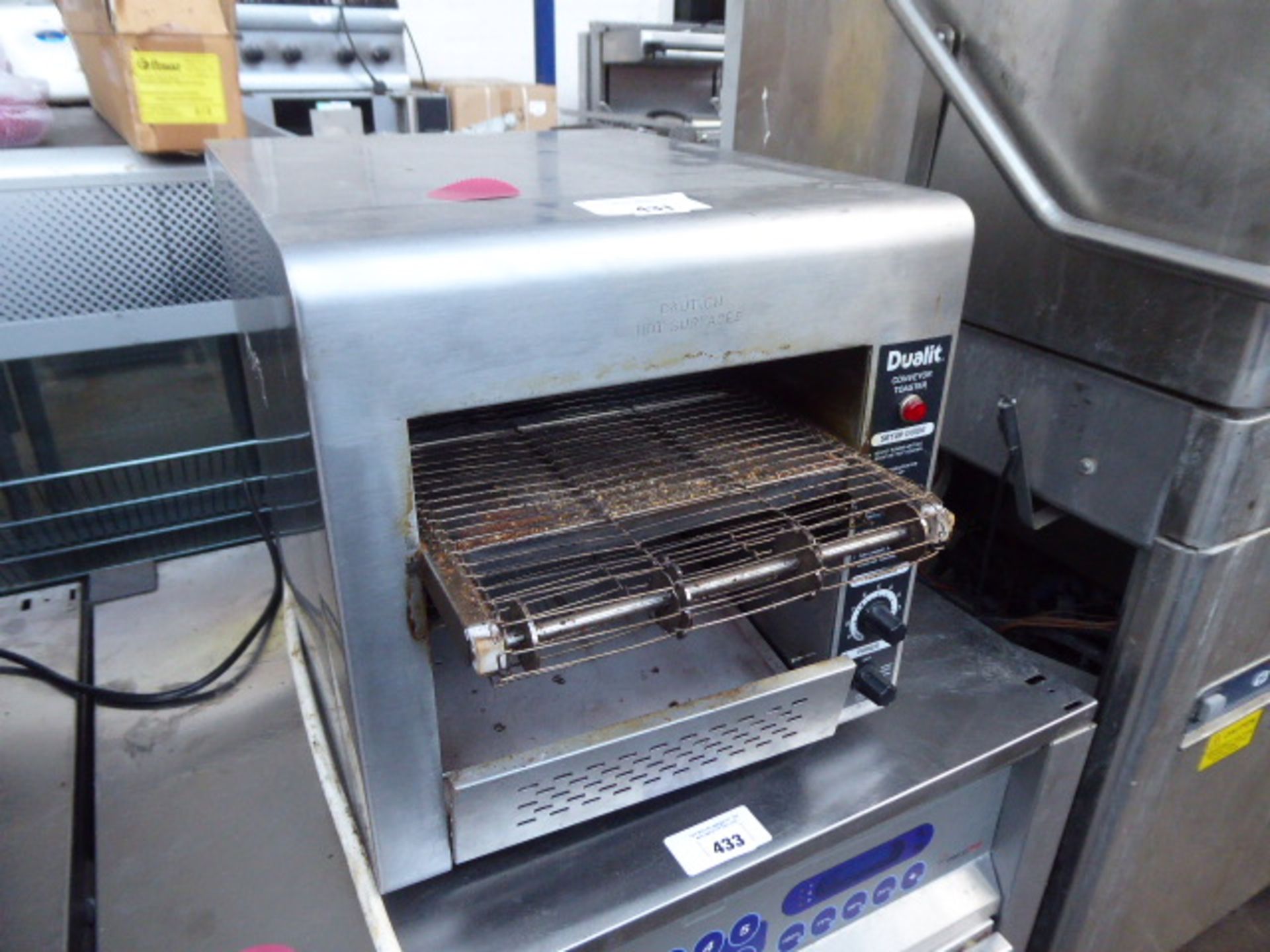 (TN 63) - 38cm Dualit conveyor toaster