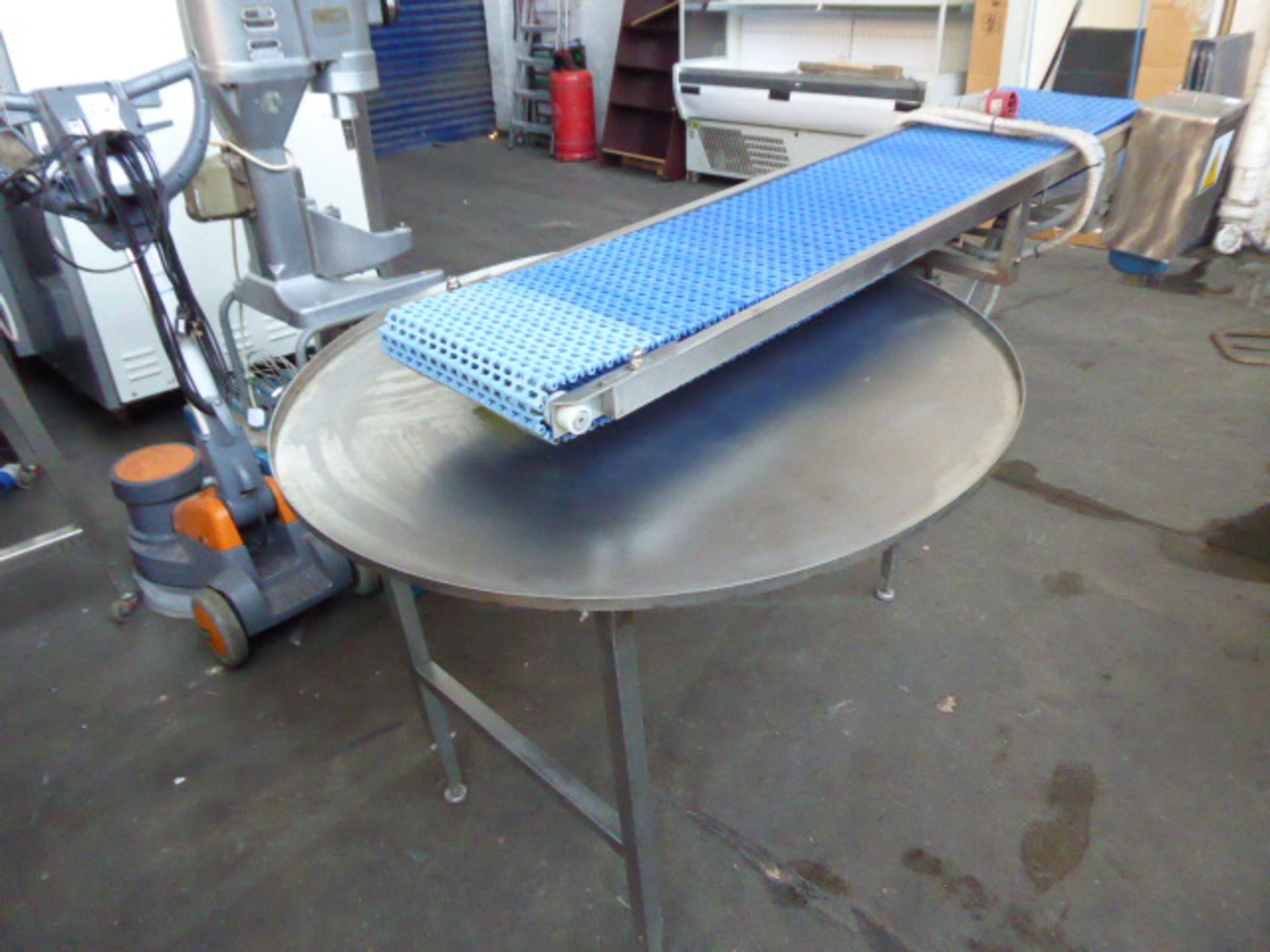 Food industry conveyor belt with a rotating table 3 phase - Image 2 of 3