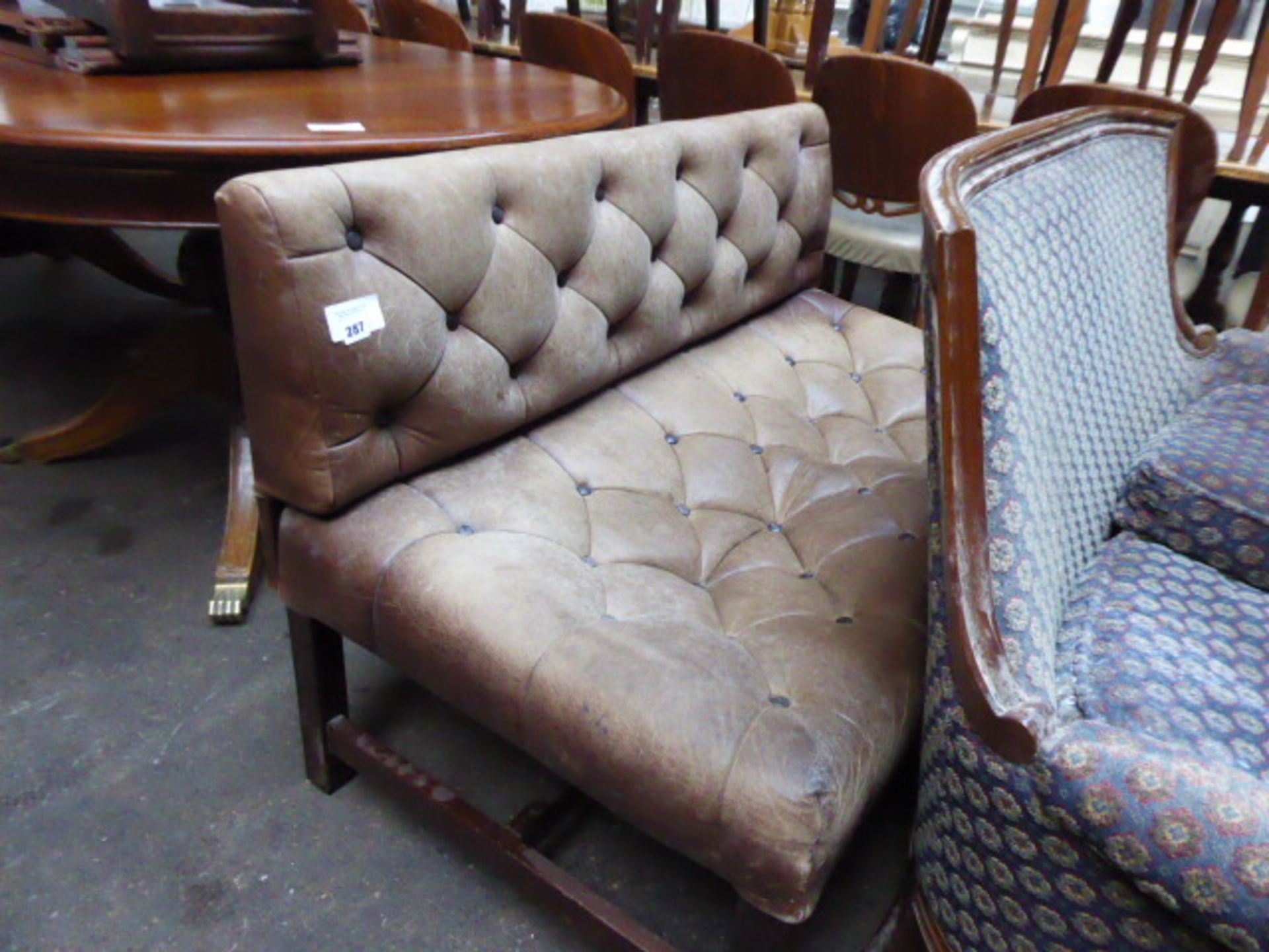 Brown leather upholstered oak frame settee plus another upholstered settee - Image 2 of 3