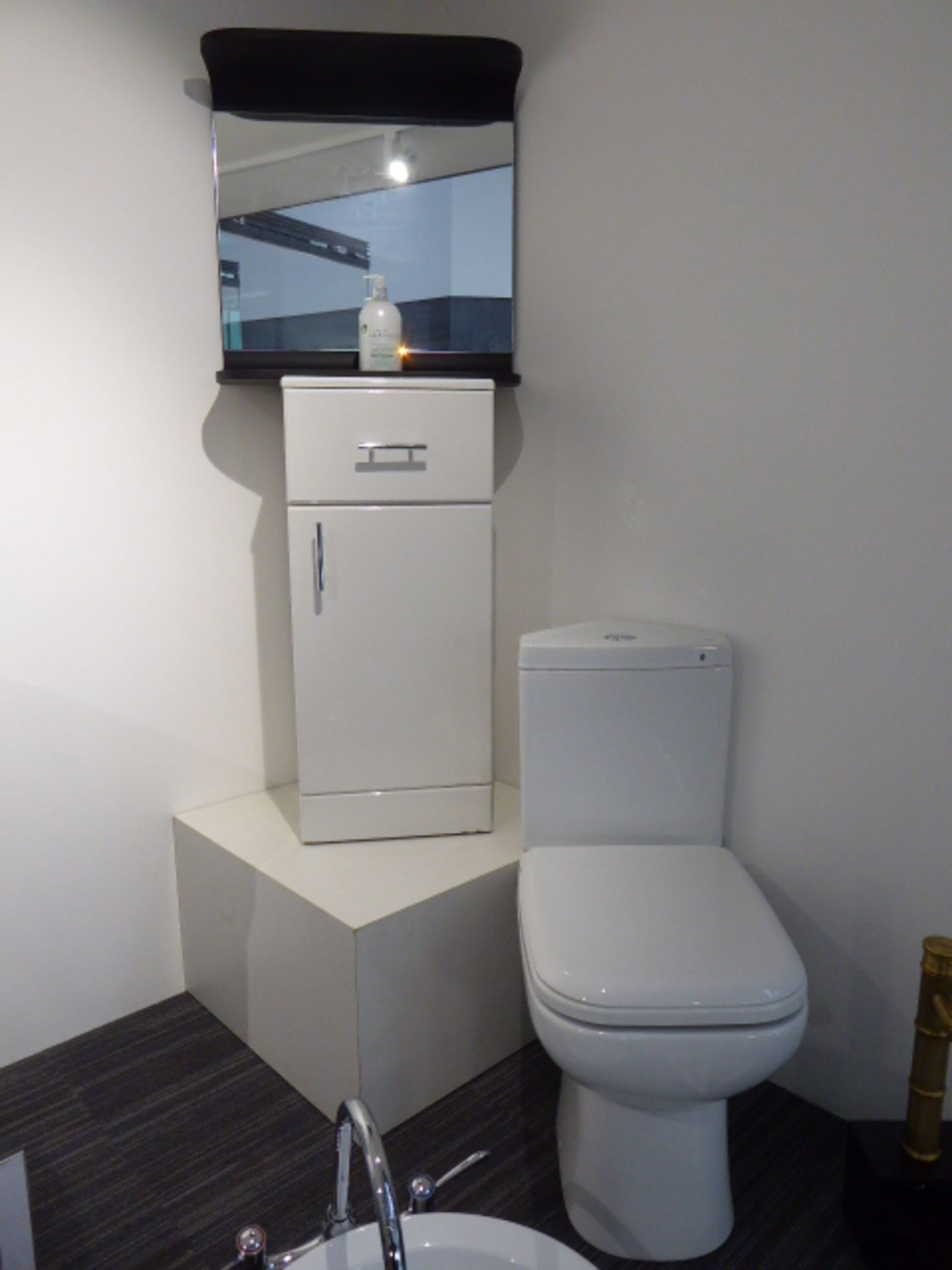 RAK Ceramics corner fitting toilet pan, cistern and seat together with a single drawer vanity - Image 3 of 3