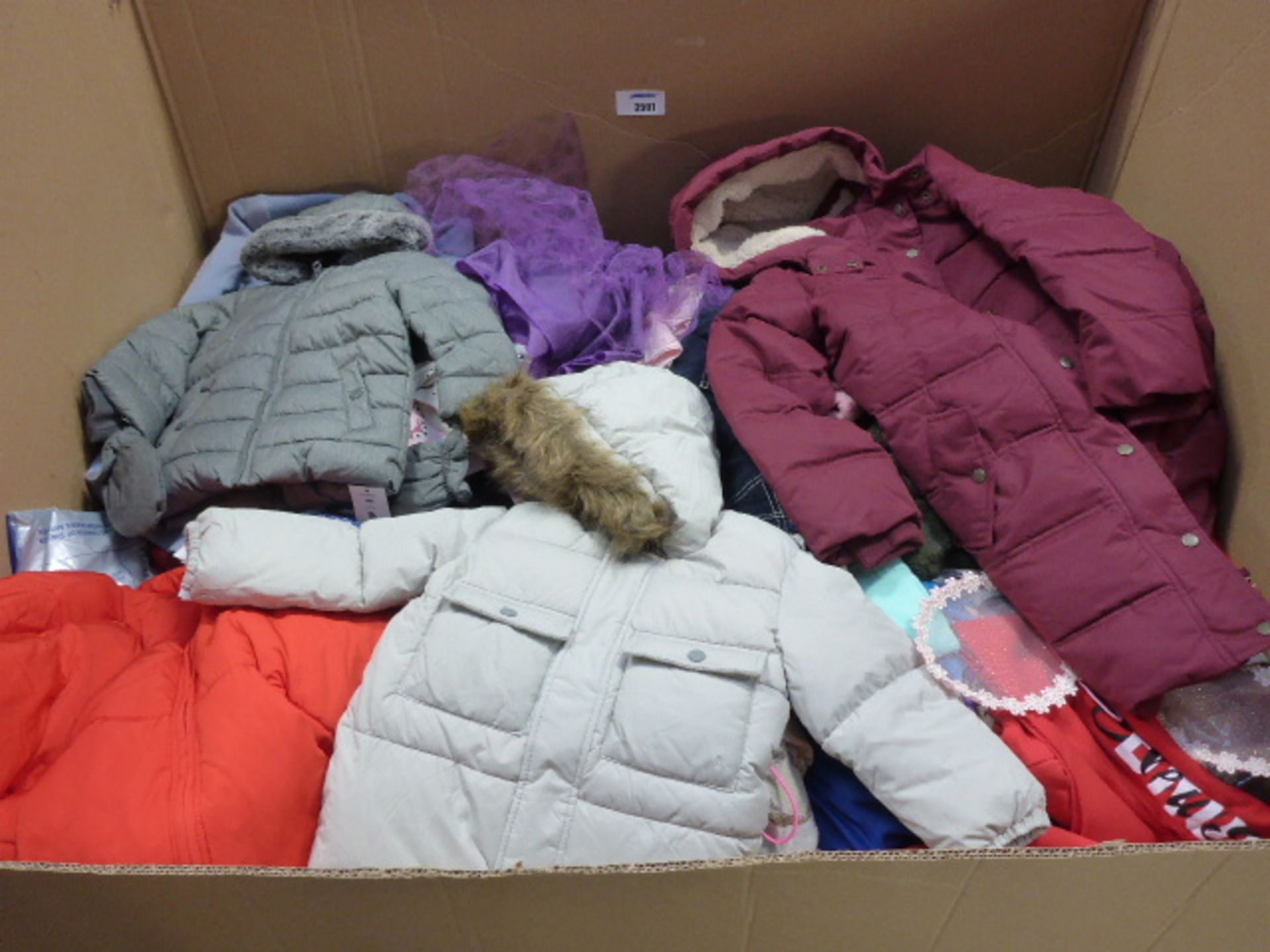 Large pallet box of boys, girls and babies assorted clothing and accessories