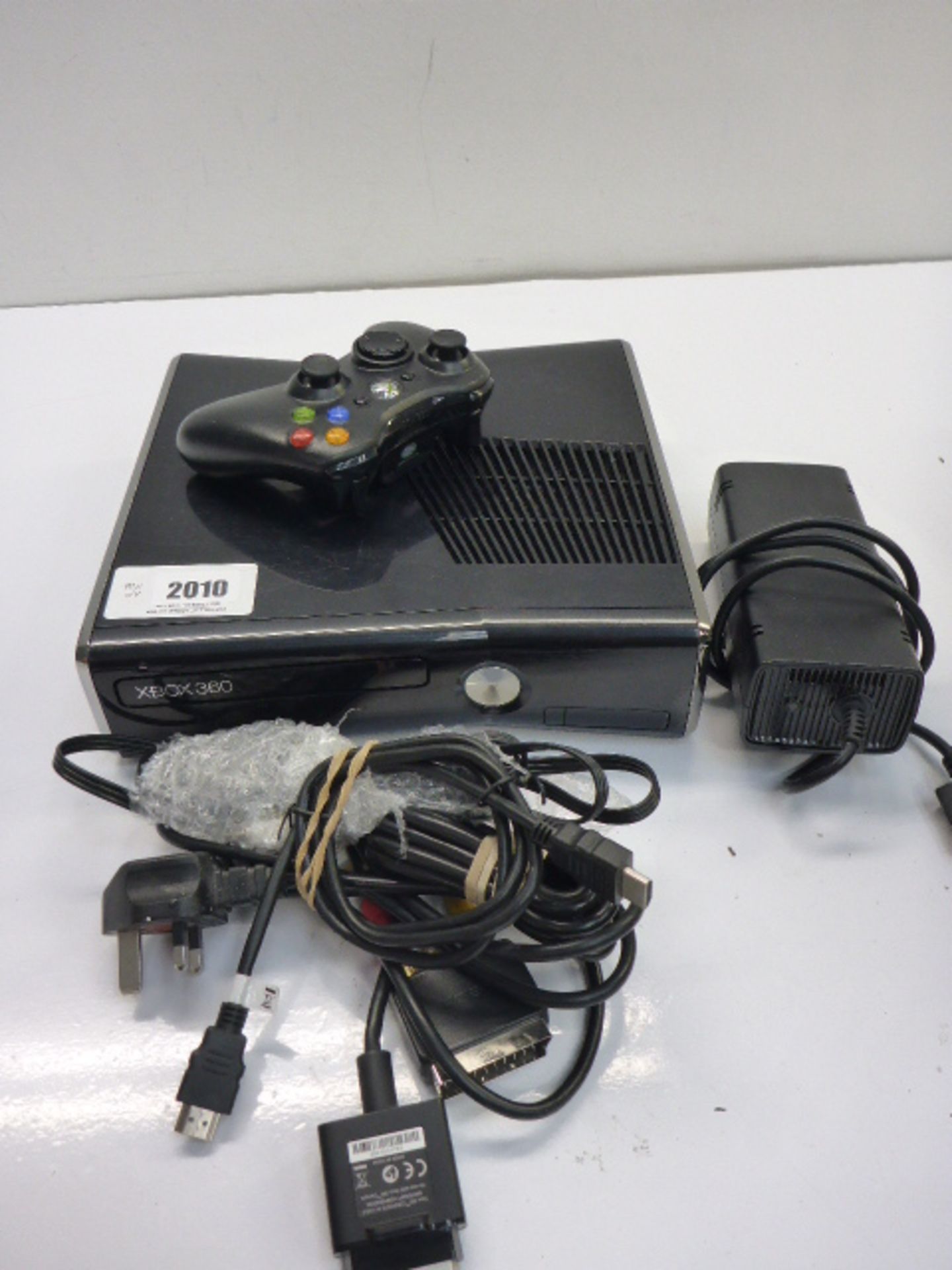 Xbox 360 with controller and accessories (No HDD)