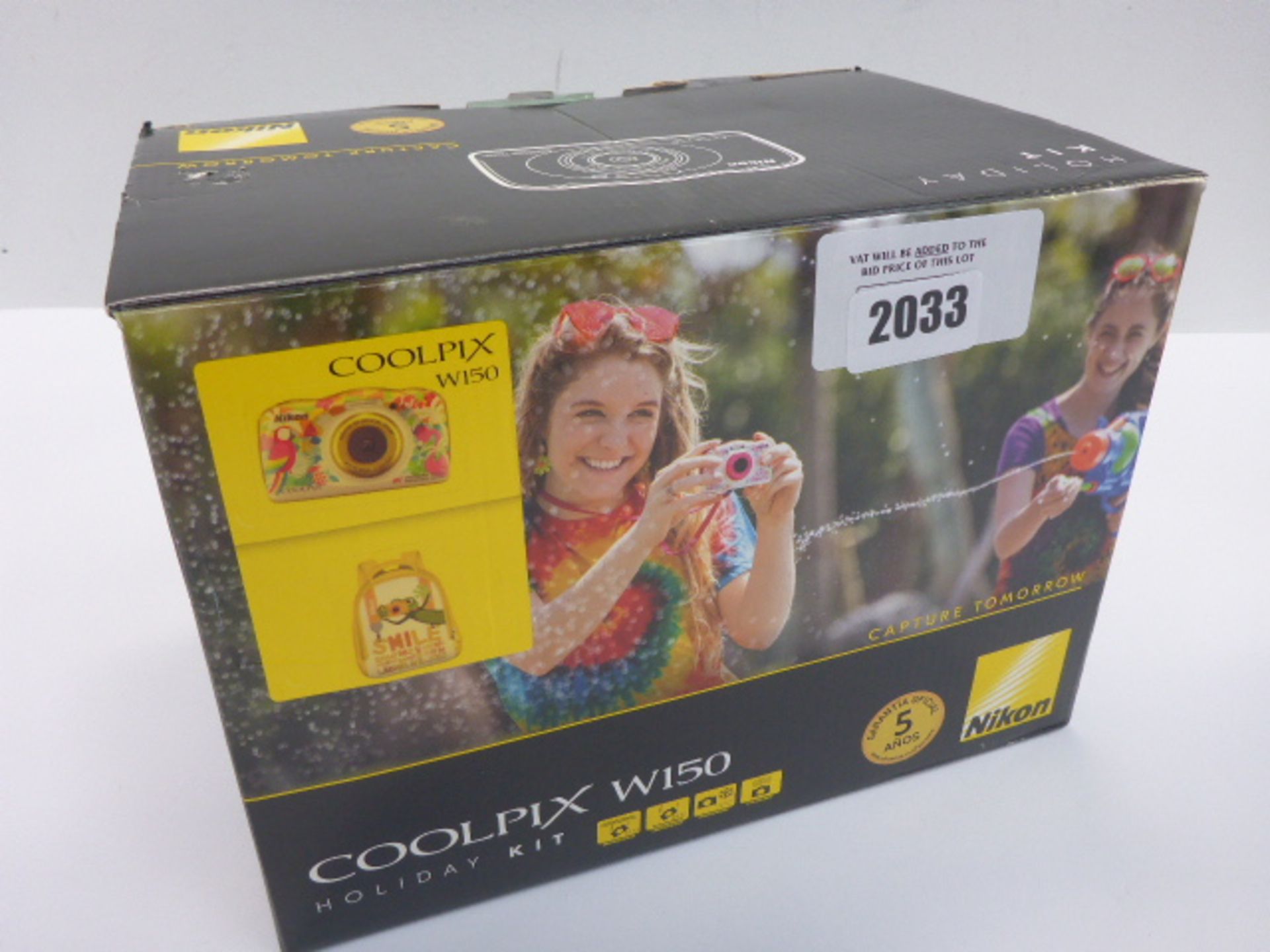 Nikon Coolpic w150 holiday kit boxed, includes w150 coolpix camera.