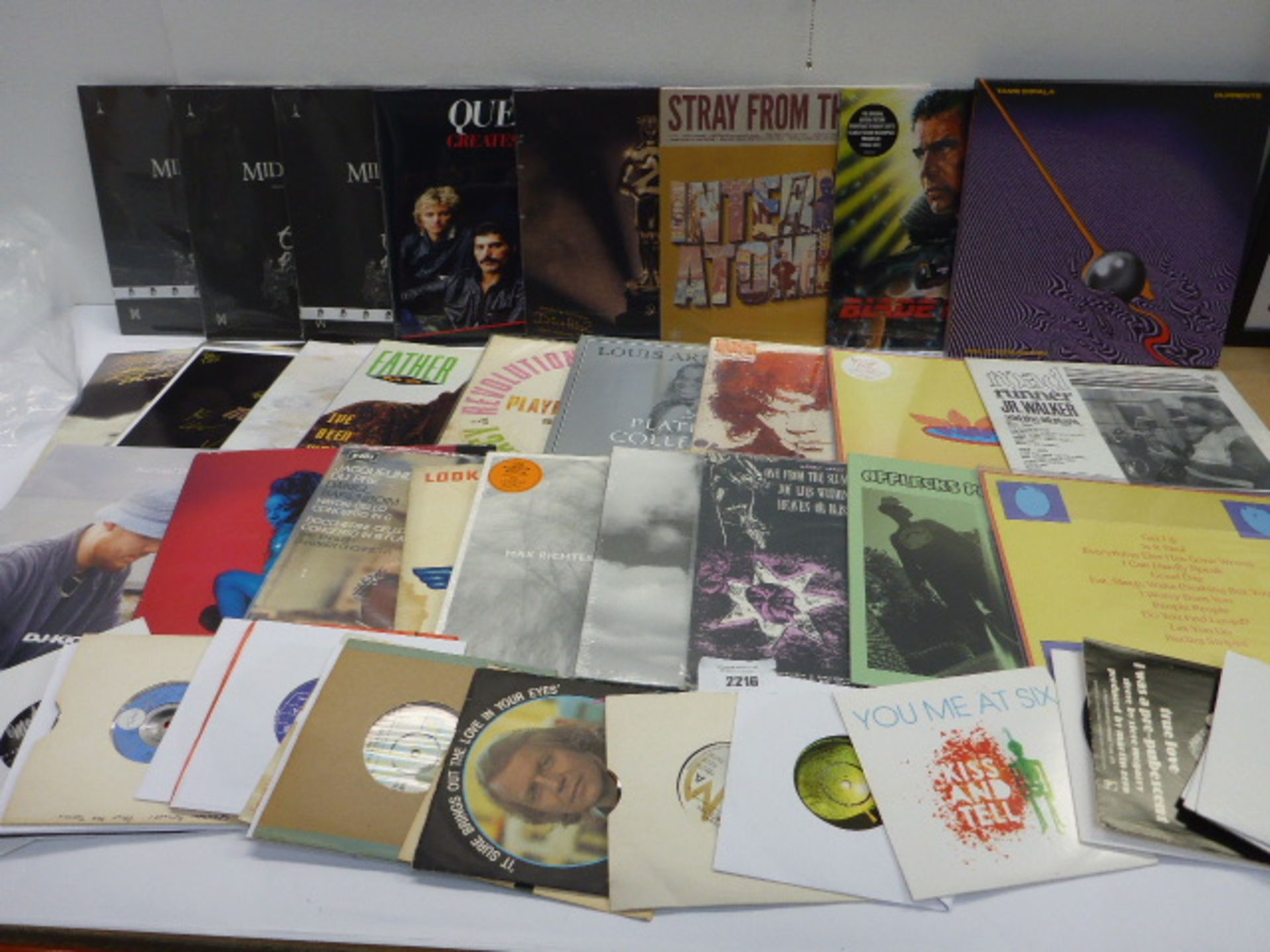 Box of Vinyl records including Blade Runner OST, Queen, Gary Moore, etc.