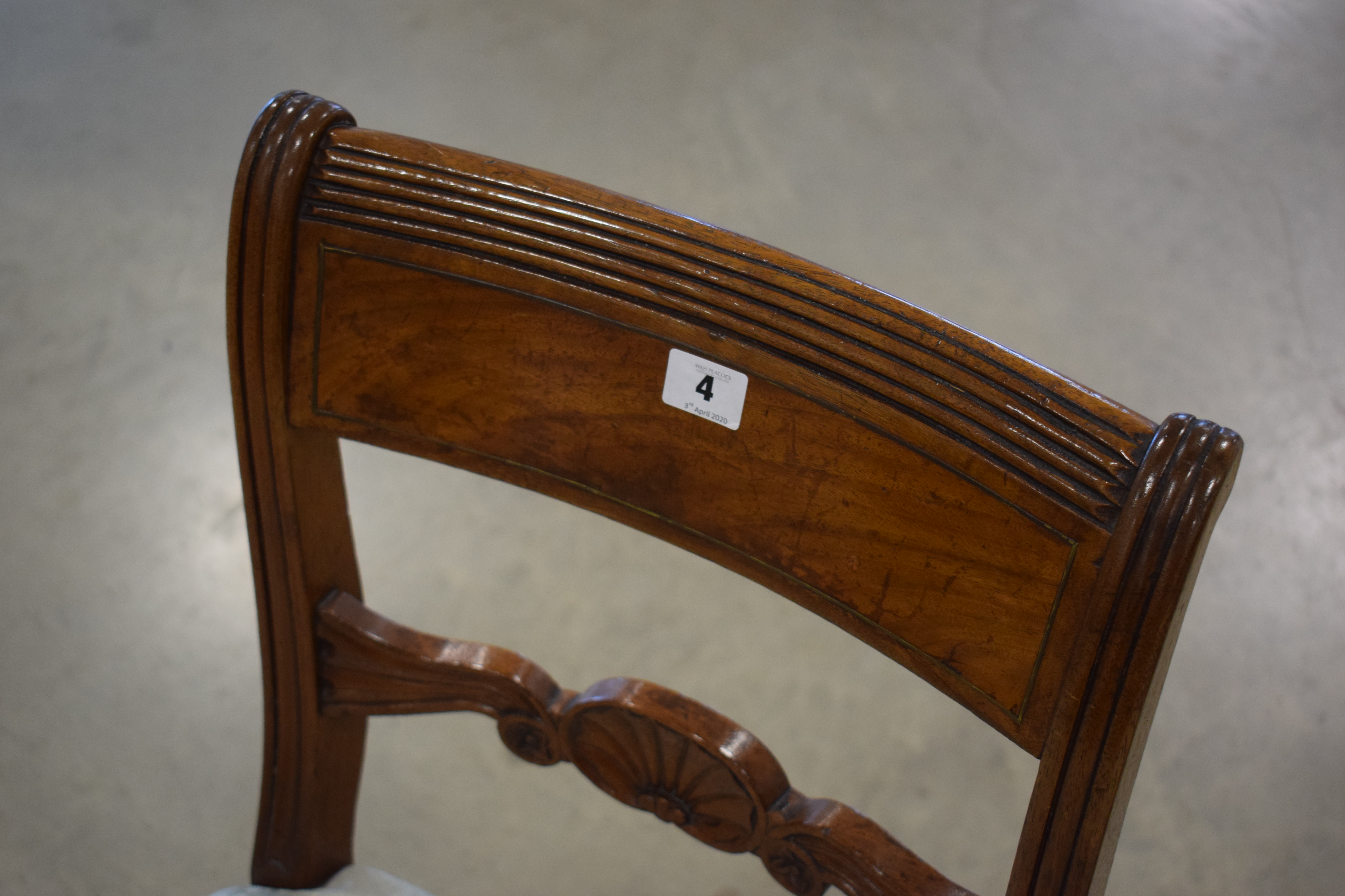 A set of six Victorian mahogany and brass inlaid bar back dining chairs with shell design - Image 4 of 5