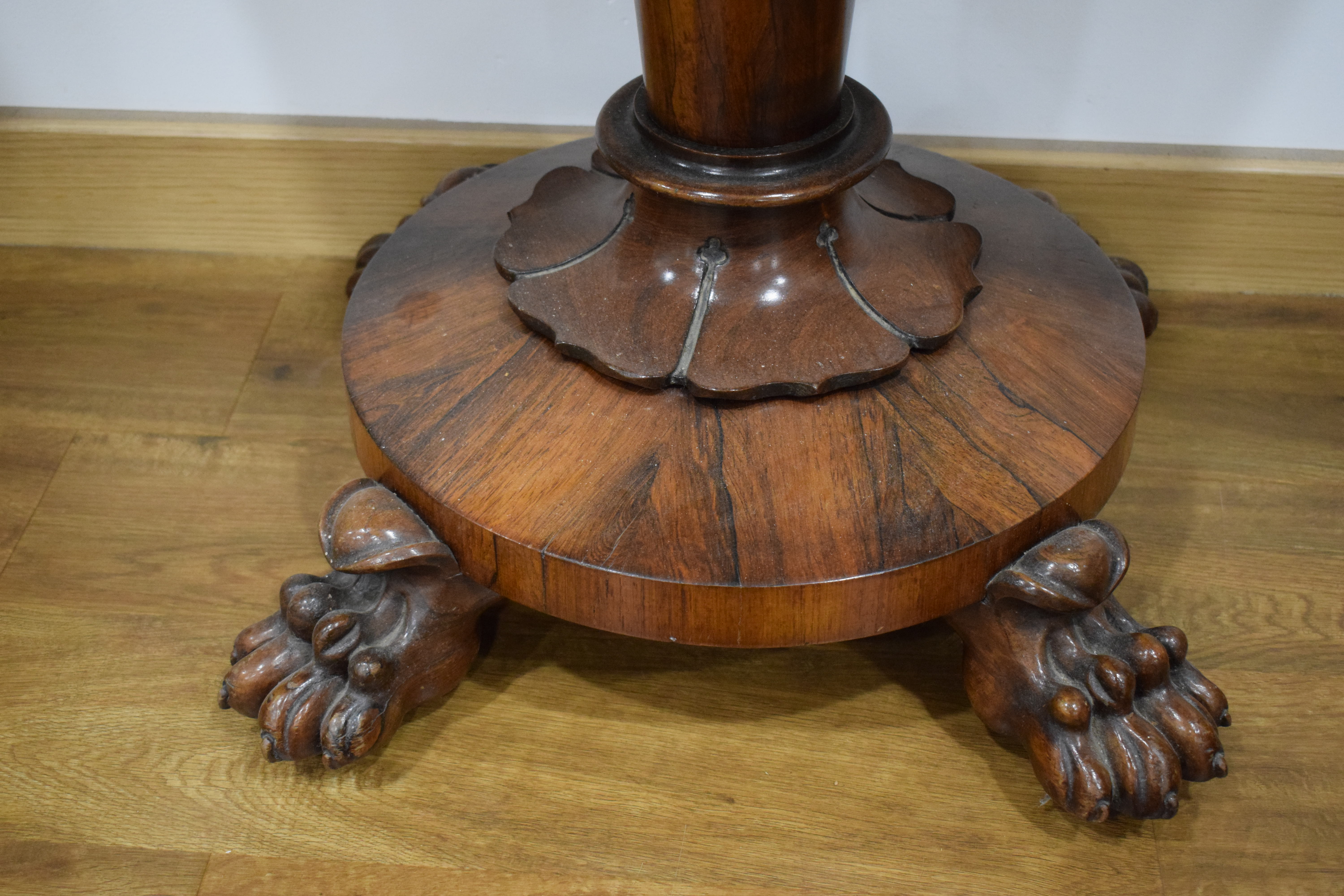 A Regency rosewood card table, the rectangular surface above a tapered stand on four claw feet, w. - Image 4 of 10