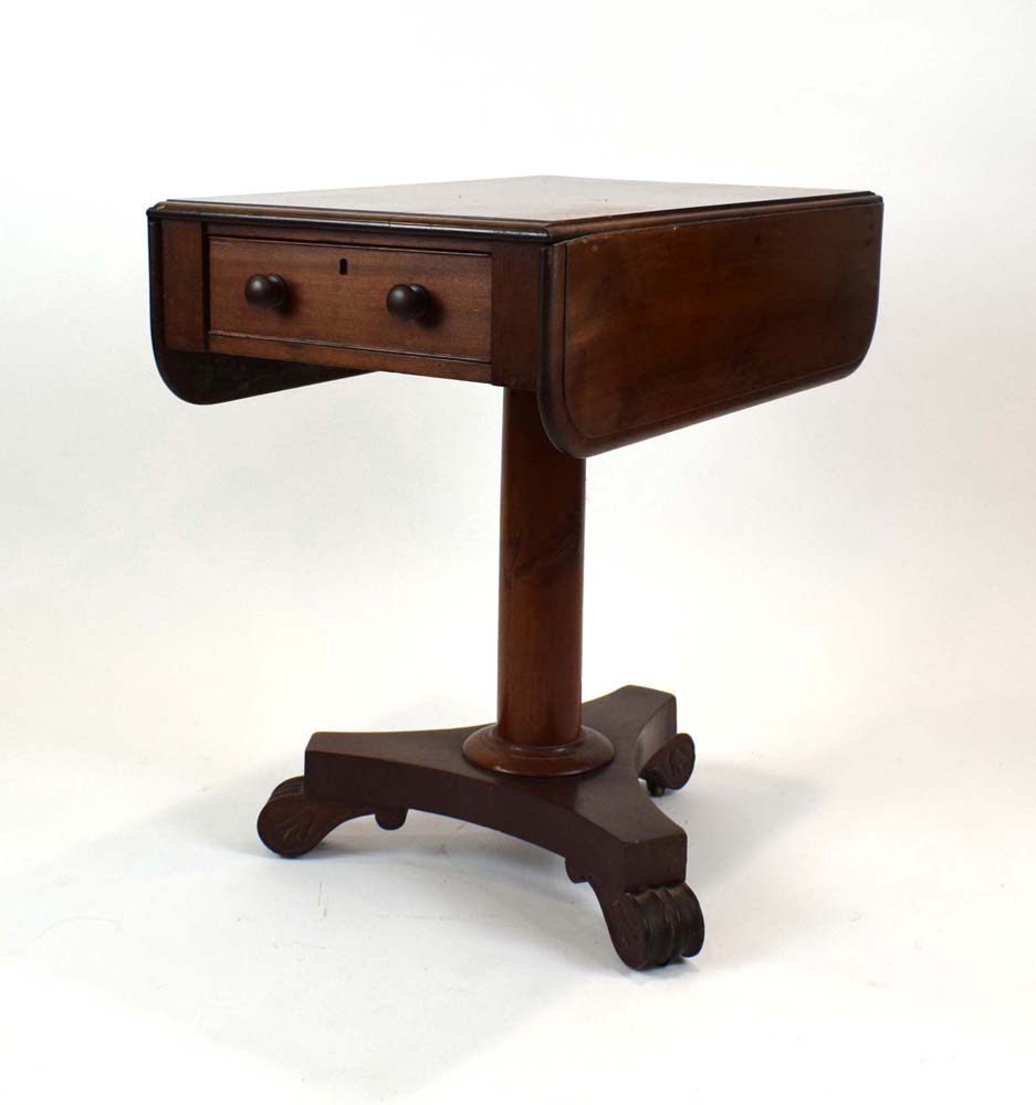 A Victorian mahogany Pembroke table with true and dummy drawers on a tripod base, d.