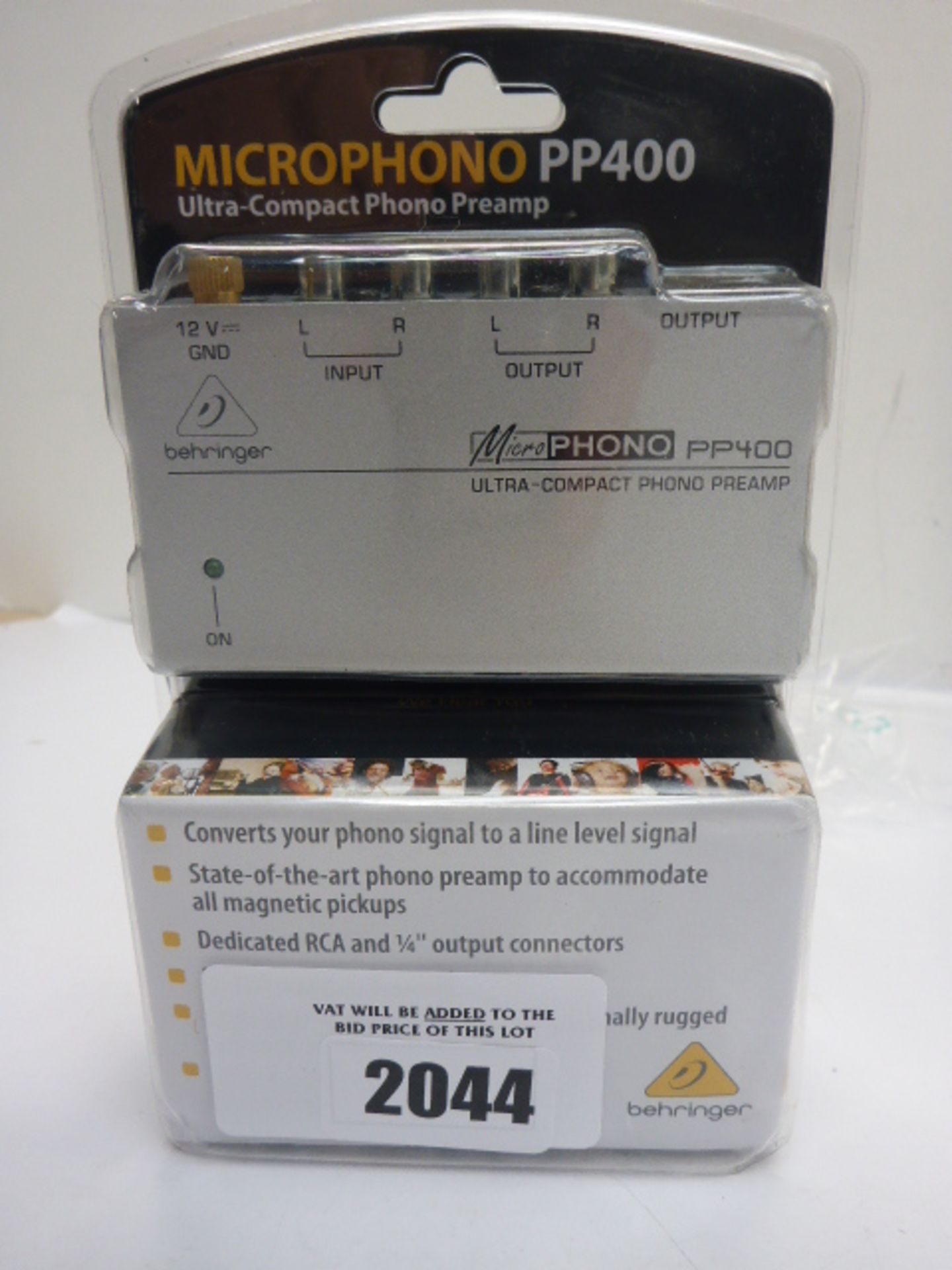 Behringer Microphono PP400 Ultra Compact Phono pre-amp.