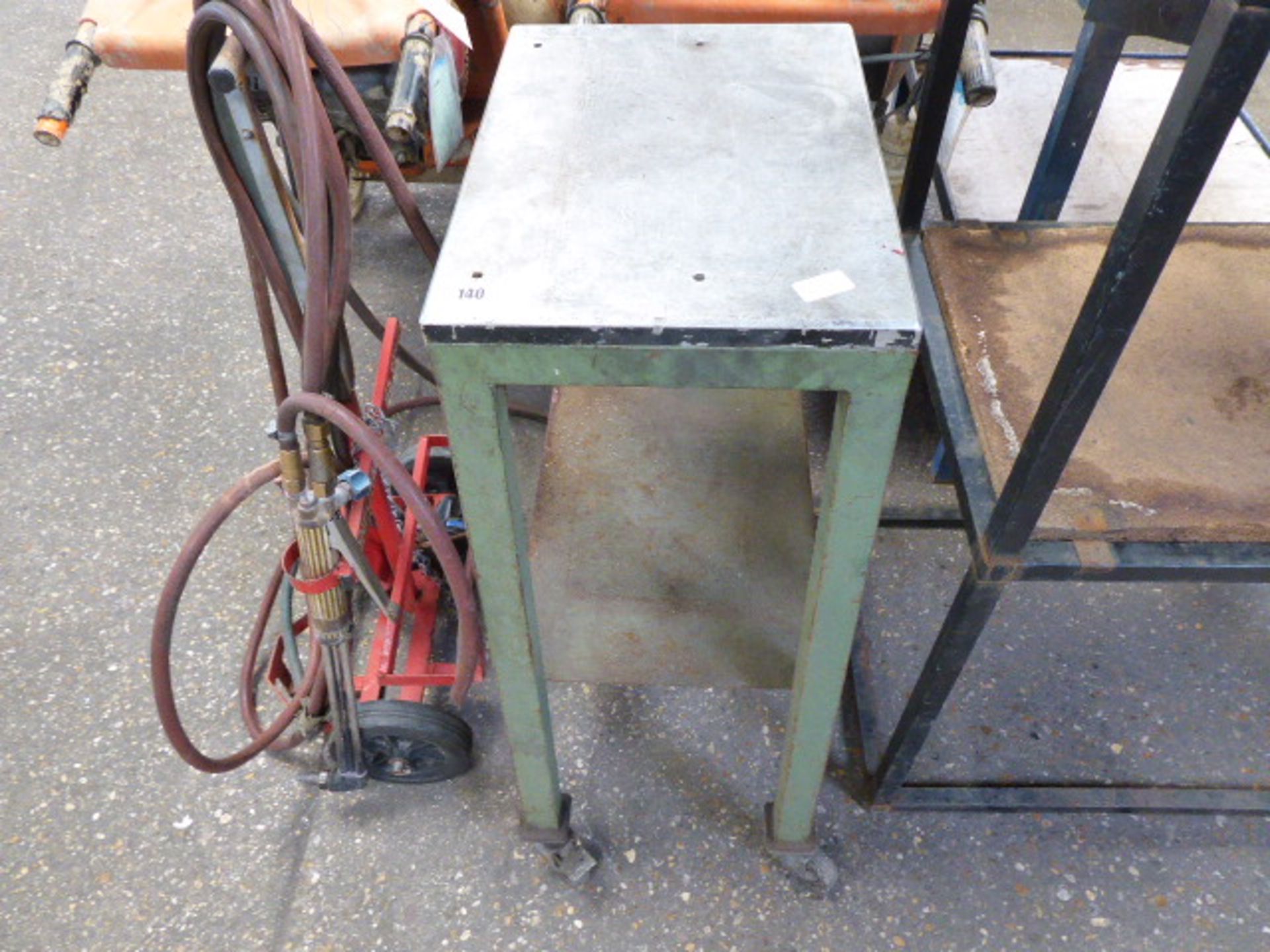 Intermodern heavy duty metal mobile machining table