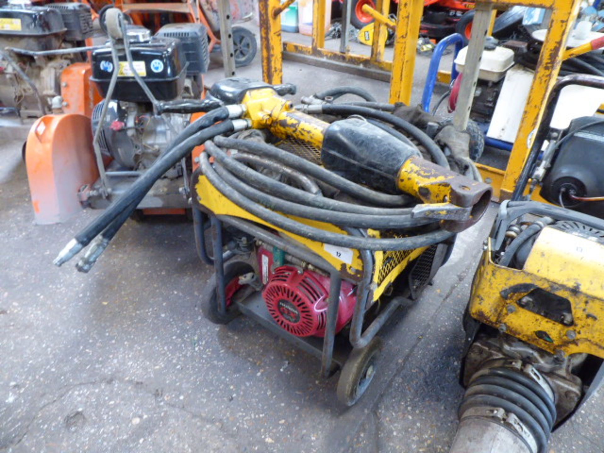 JCB petrol engine hydraulic breaker unit with hose and breaker (E319951)
