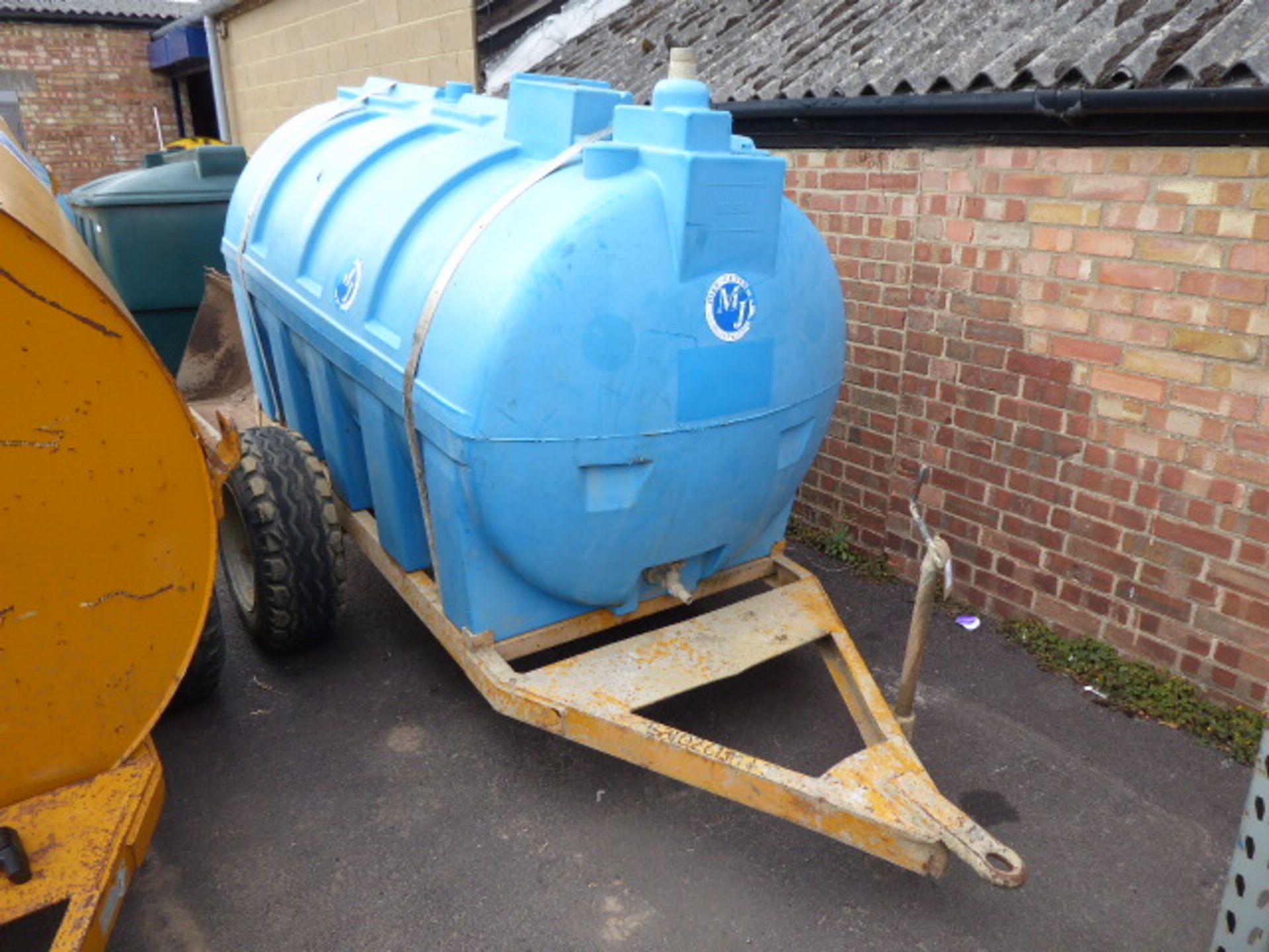 2500L water tank on single axle plant trailer (E310261)