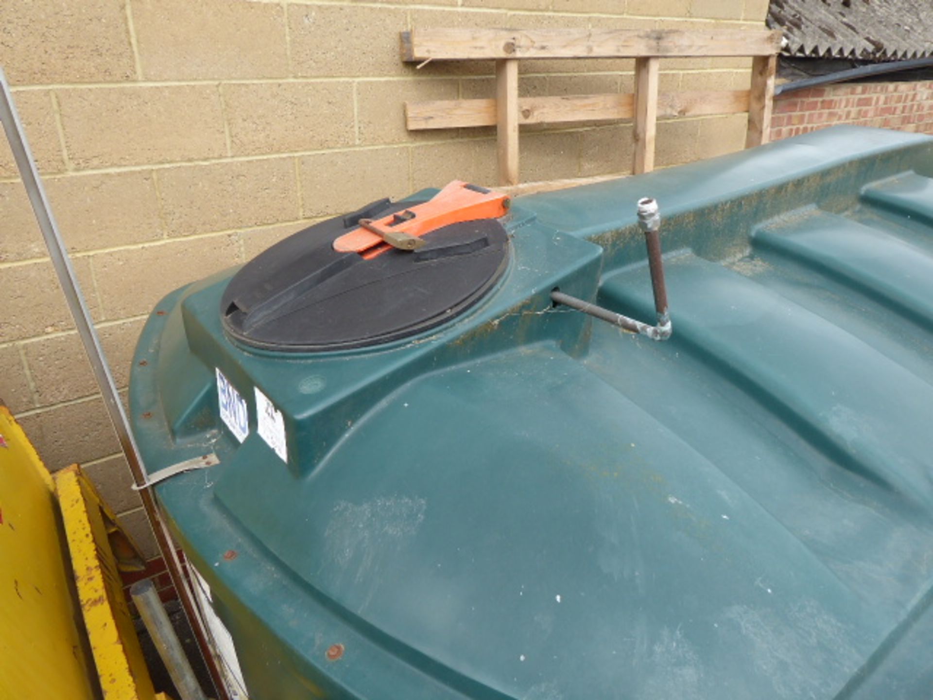 Large bunded fuel tank - Image 2 of 2