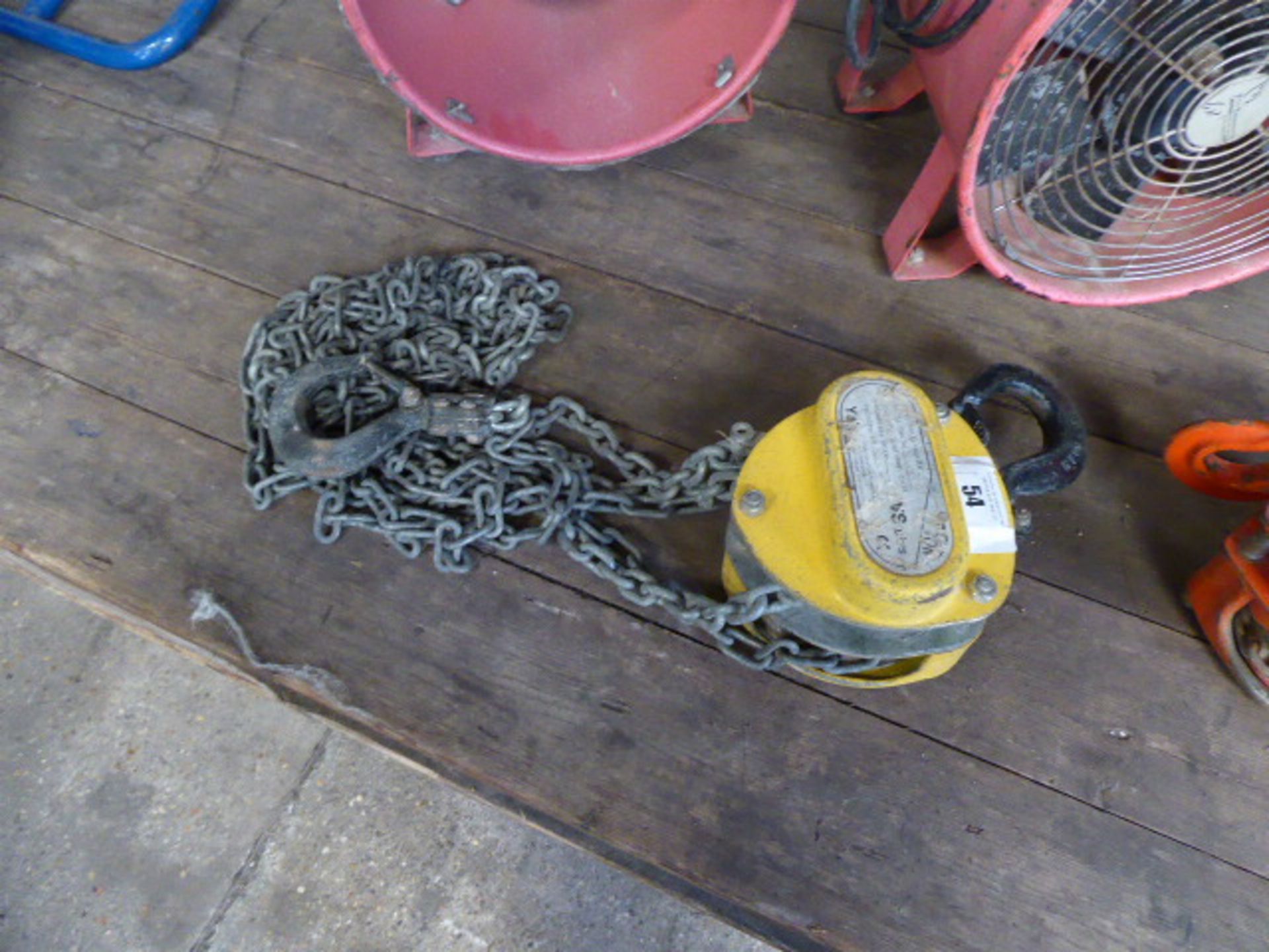 Half ton block and tackle chain hoist (E309894)