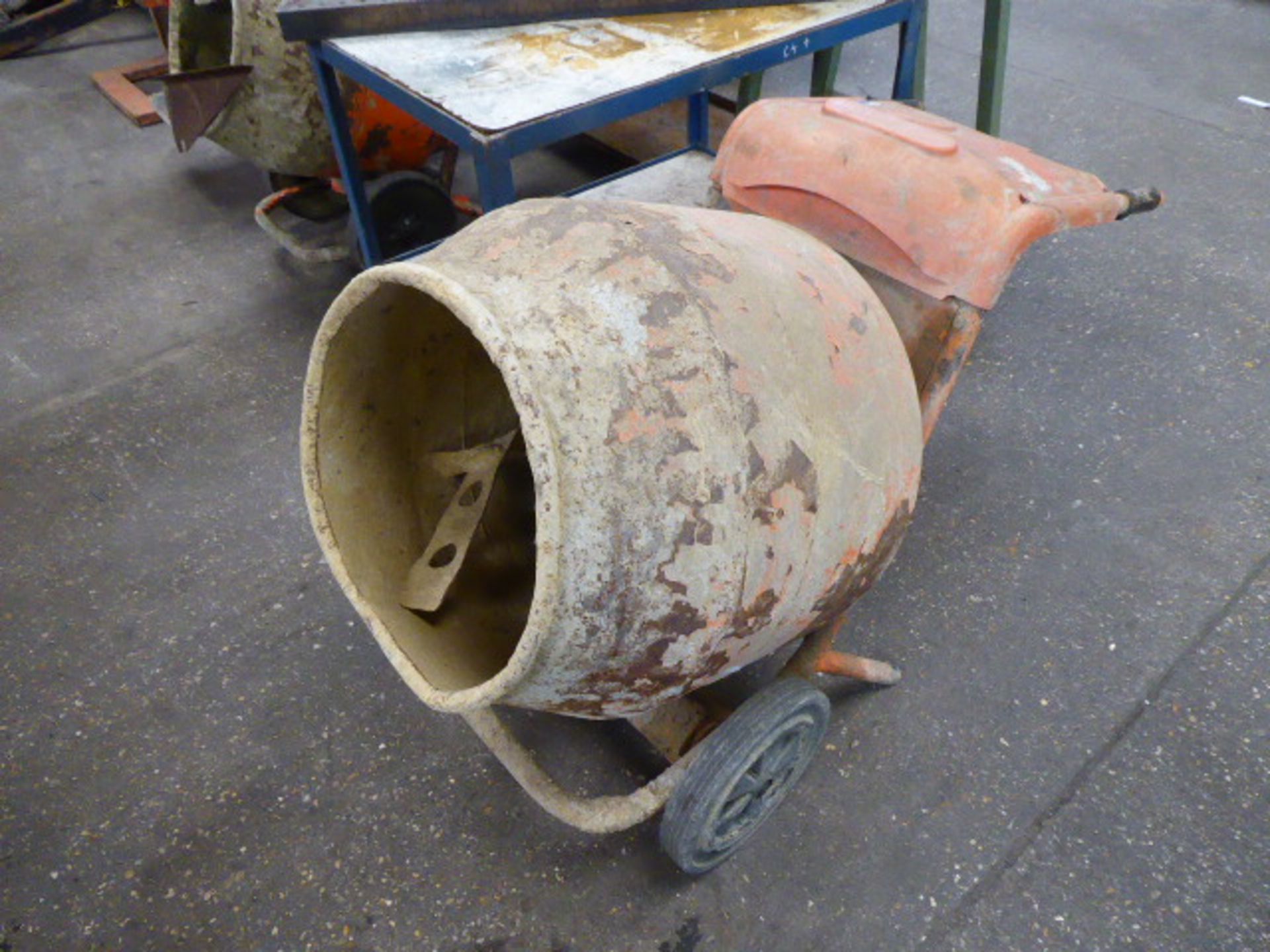 Belle Minimix petrol engine single bag cement mixer (318364) - Image 2 of 2