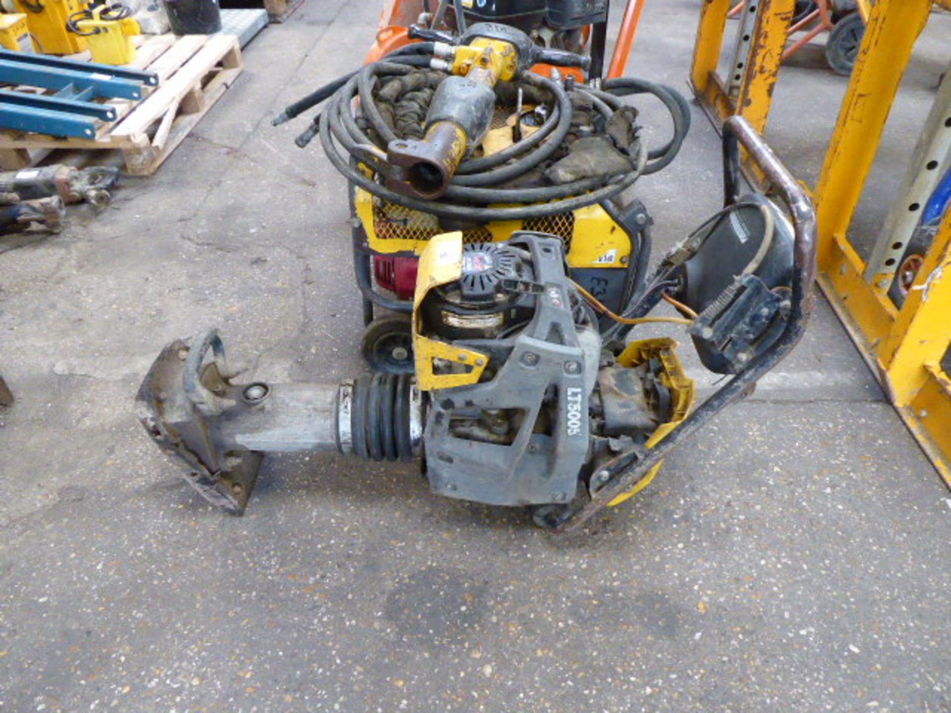 Atlas Copco LT5005 pedestrian operated trench compactor (E323573)