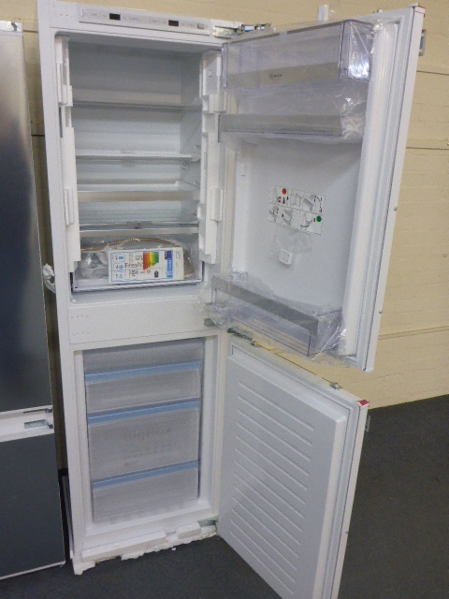 KI7853D30GB Neff Integrated fridge/freezer - Image 2 of 2