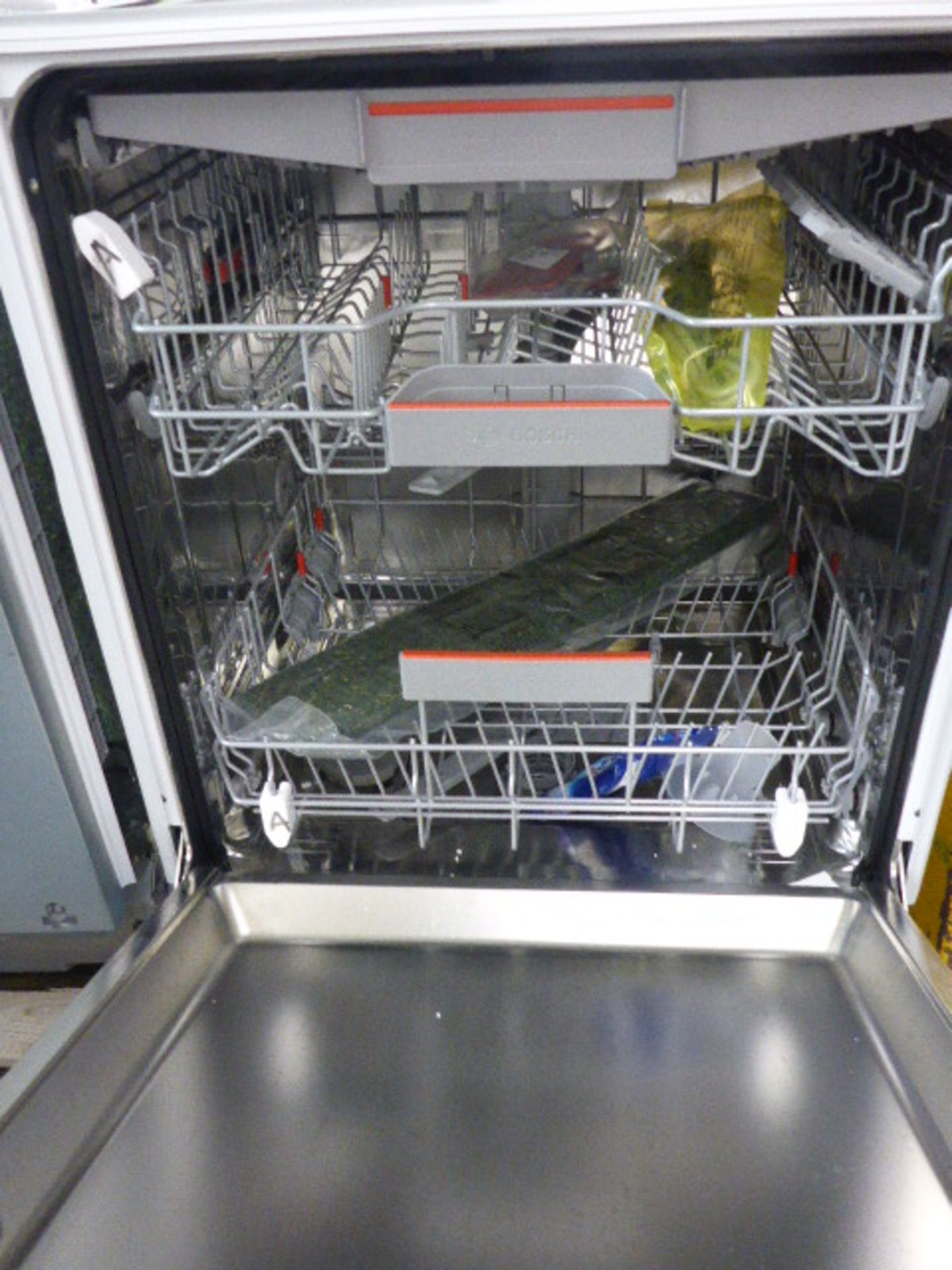 SMV68MD01GB Bosch Dishwasher fully integrated - Image 2 of 2