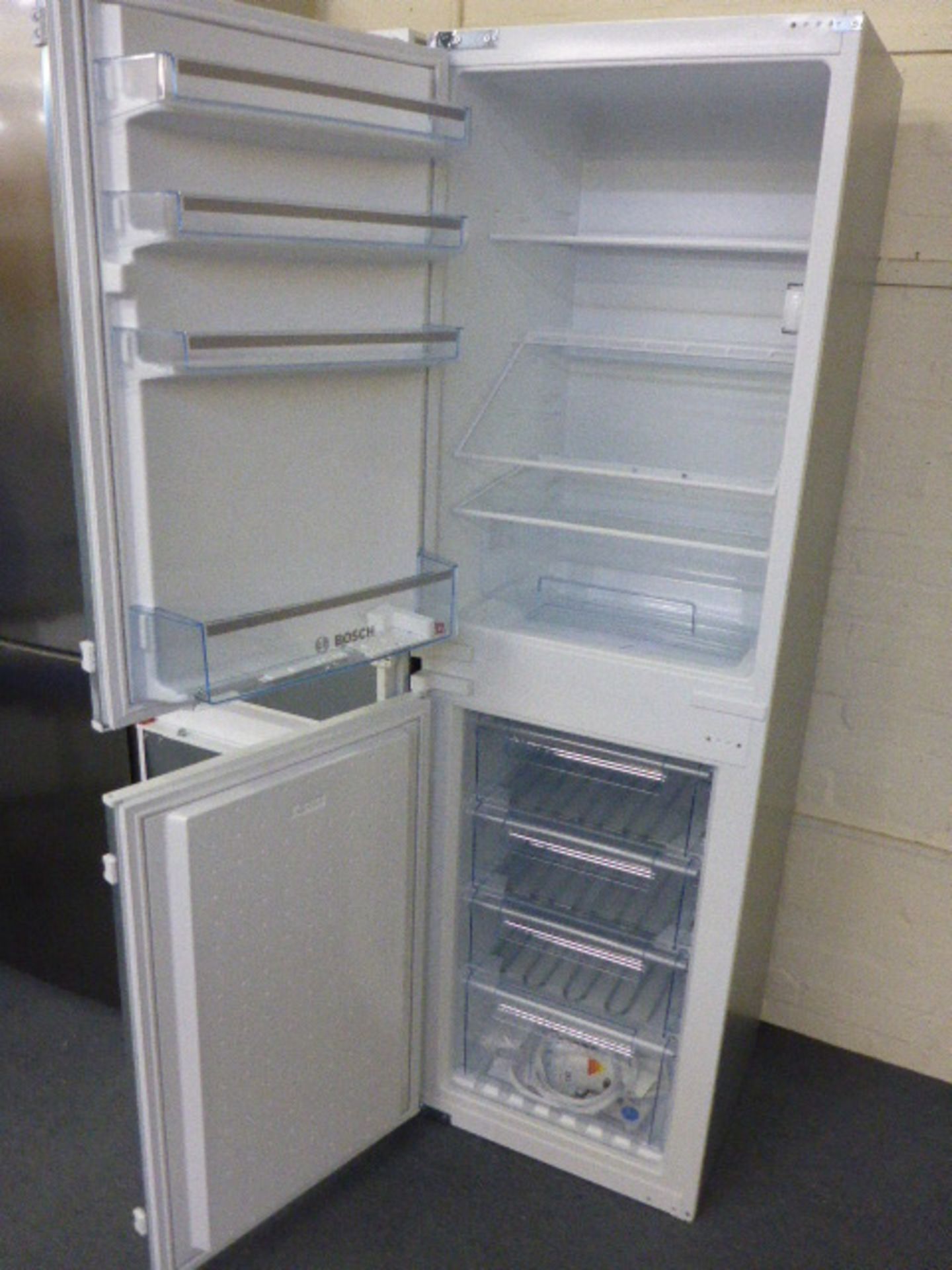 KIV32X23GBB Bosch Built-in automatic fridge-freezer - Image 2 of 2
