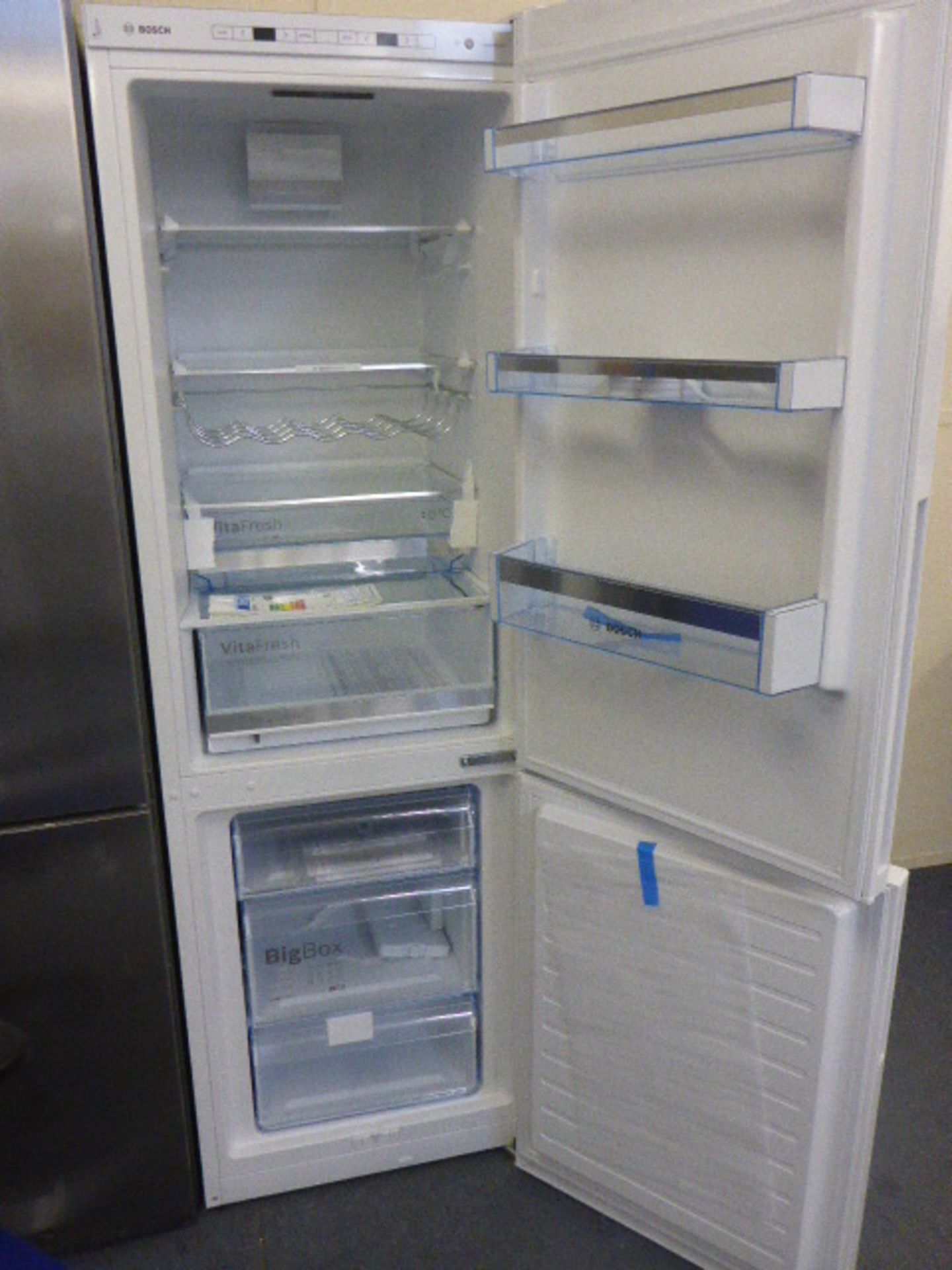 KGE36VW4A-B Bosch Free-standing fridge-freezer - Image 2 of 2