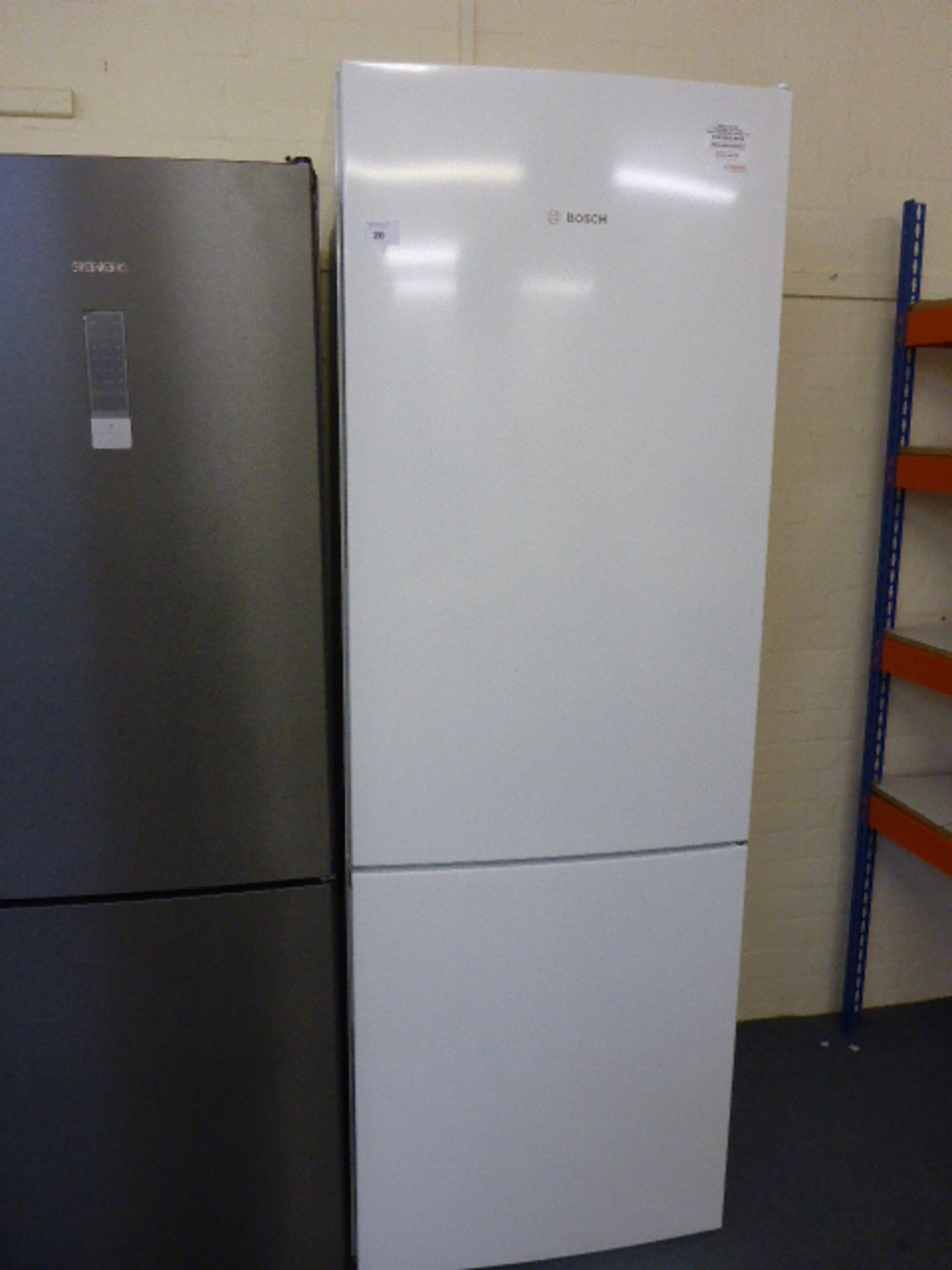 KGE49VW4AGB Bosch Free-standing fridge-freezer