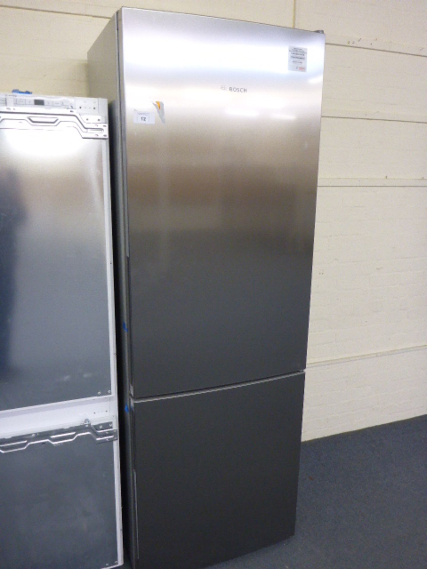 KGE49VI4AGB Bosch Free-standing fridge-freezer