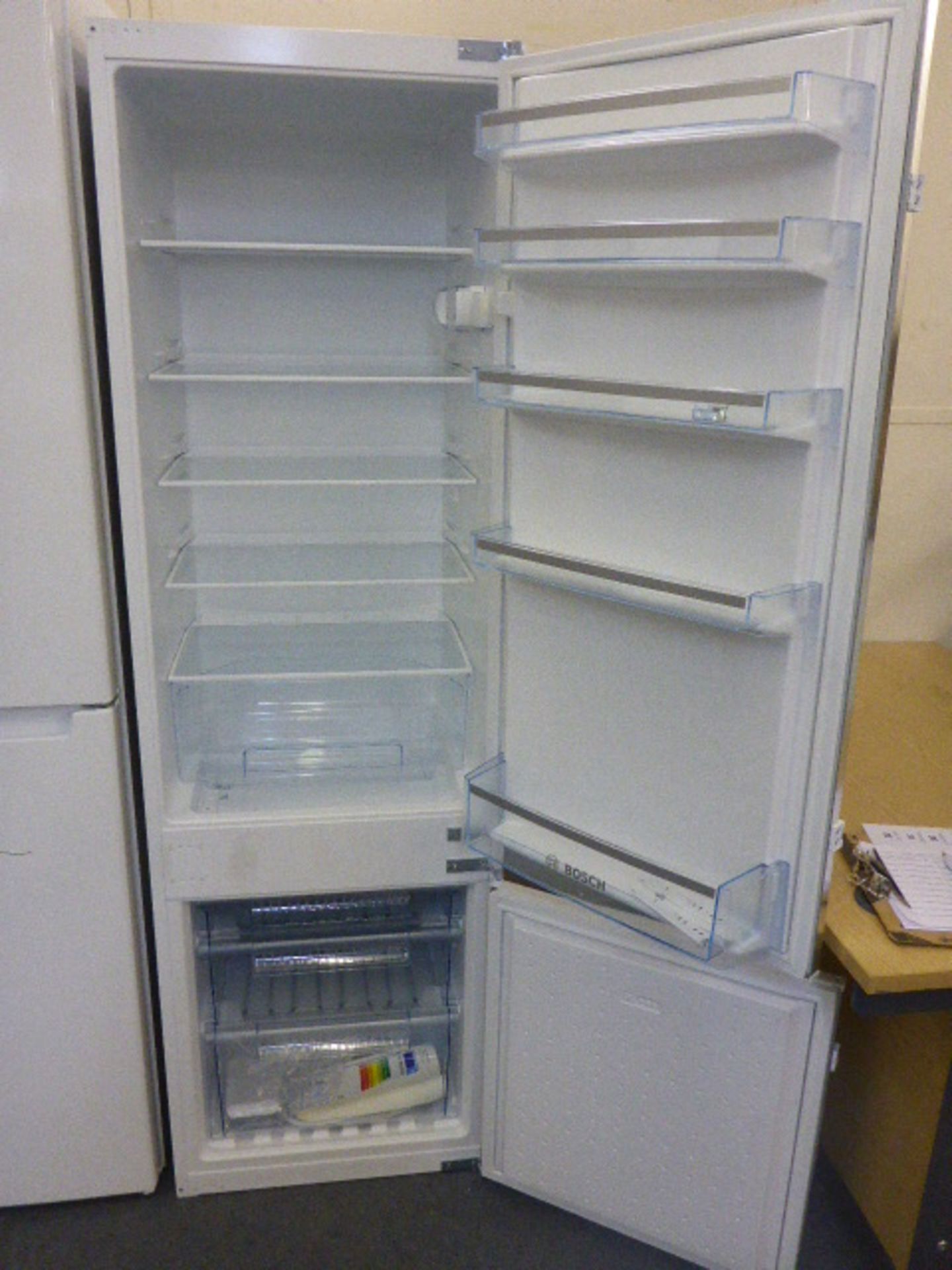 KIV38X22GBB Bosch Built-in automatic fridge-freezer - Image 2 of 2