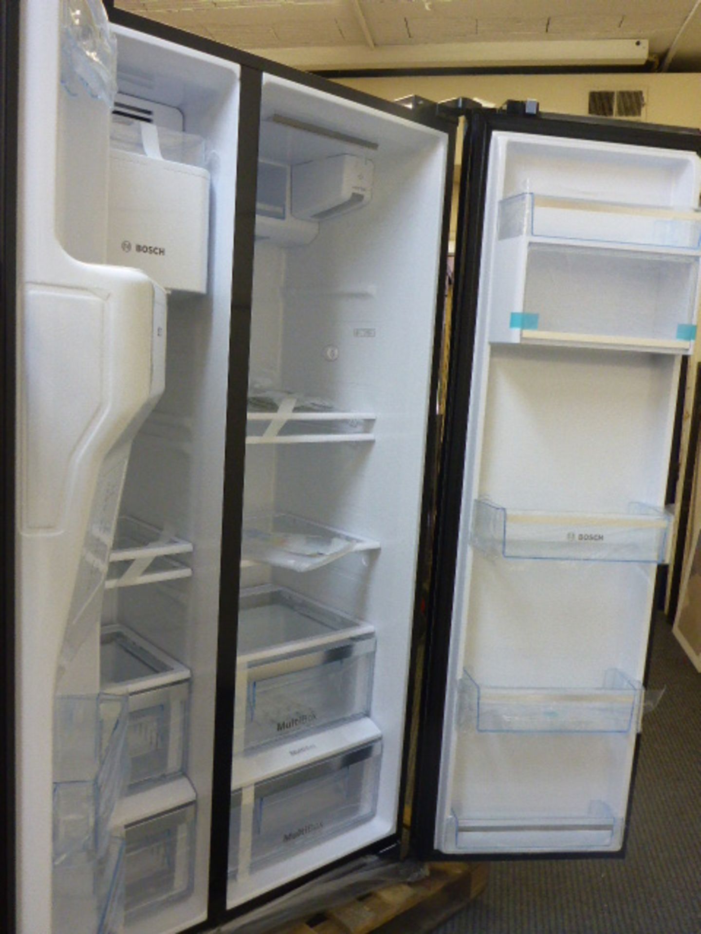 KAD90VB20GB Bosch Side-by-side fridge-freezer - Image 2 of 2