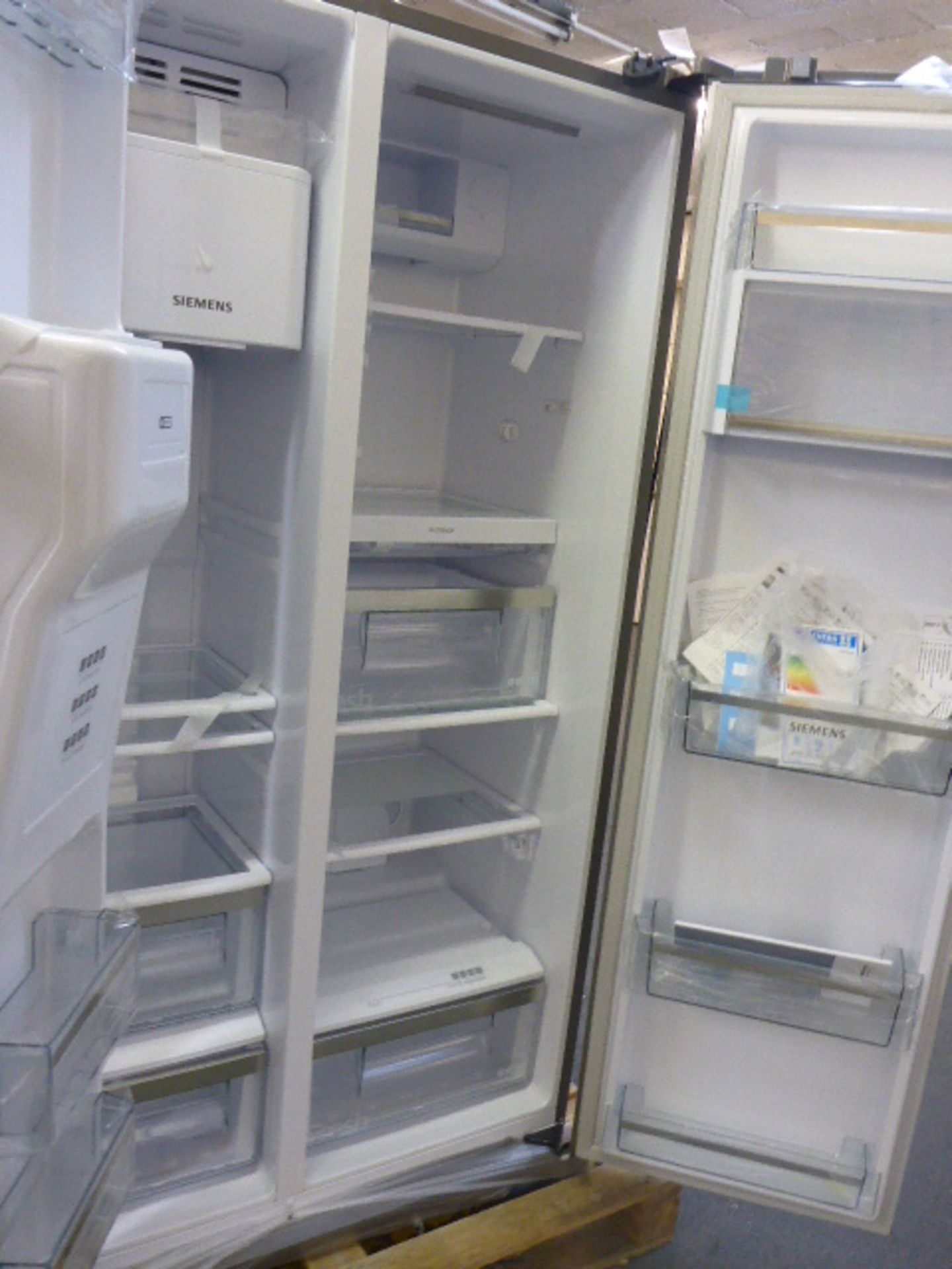 KA90IVI20GB Siemens Side-by-side fridge-freezer - Image 2 of 2
