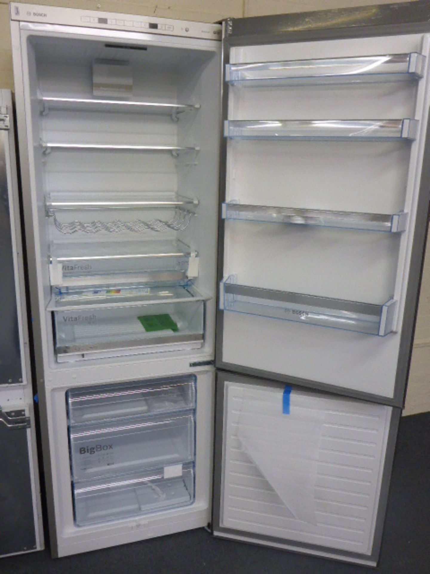 KGE49VI4AGB Bosch Free-standing fridge-freezer - Image 2 of 2