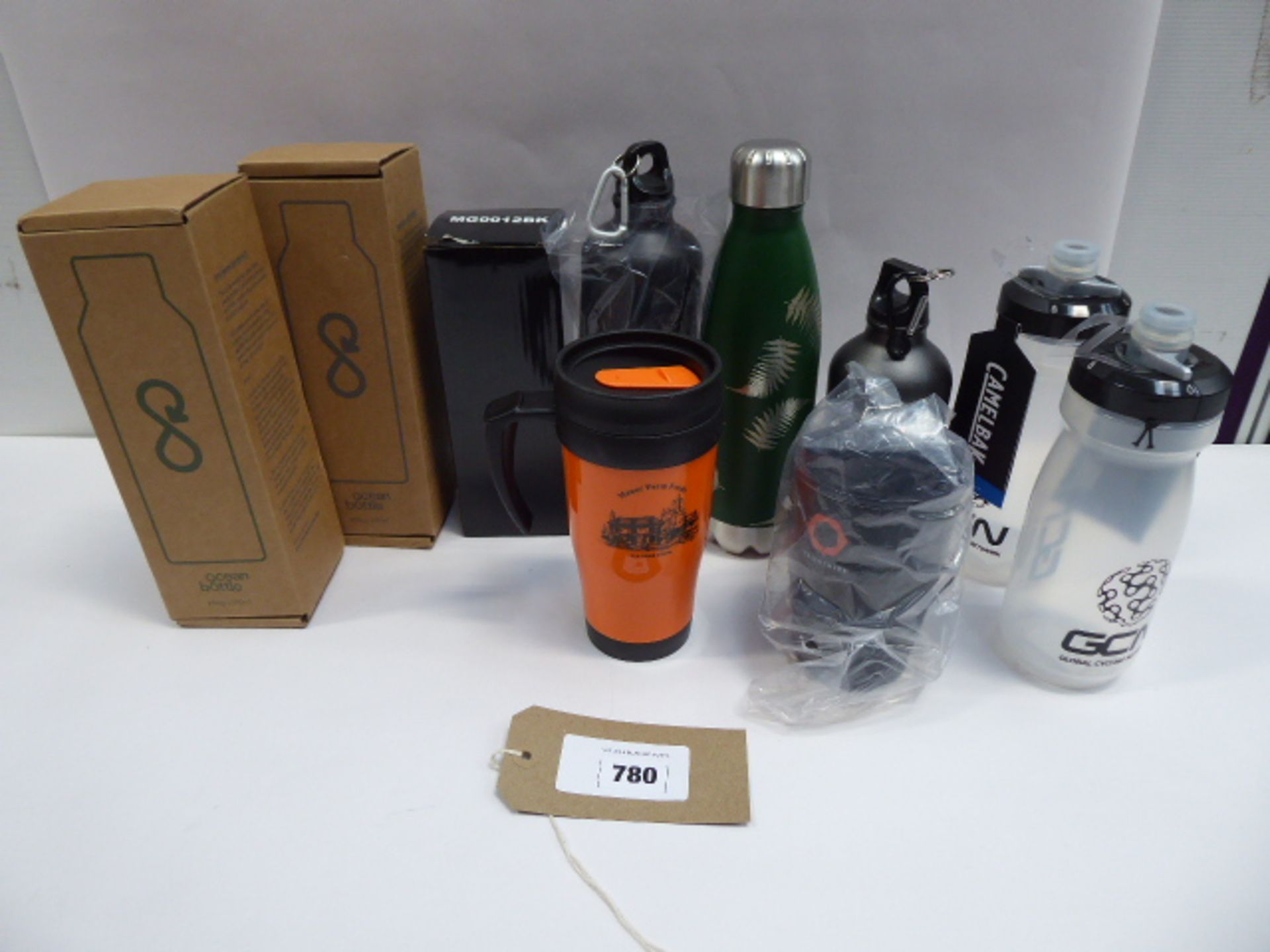 Quantity of various flasks/water bottles