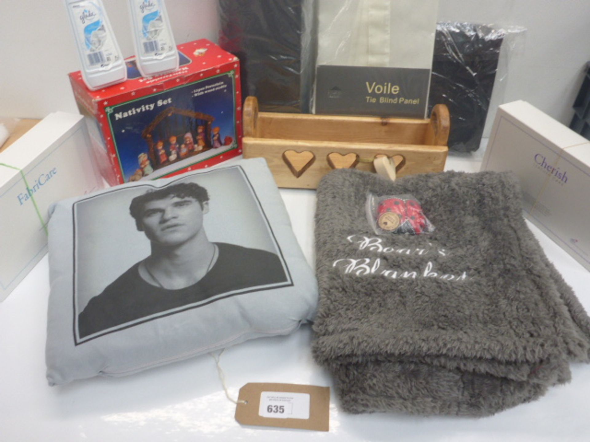 Leather & Fabric care kits, Nativity set, Ross radio alarm, grey throw, cushion, doormat, Viole