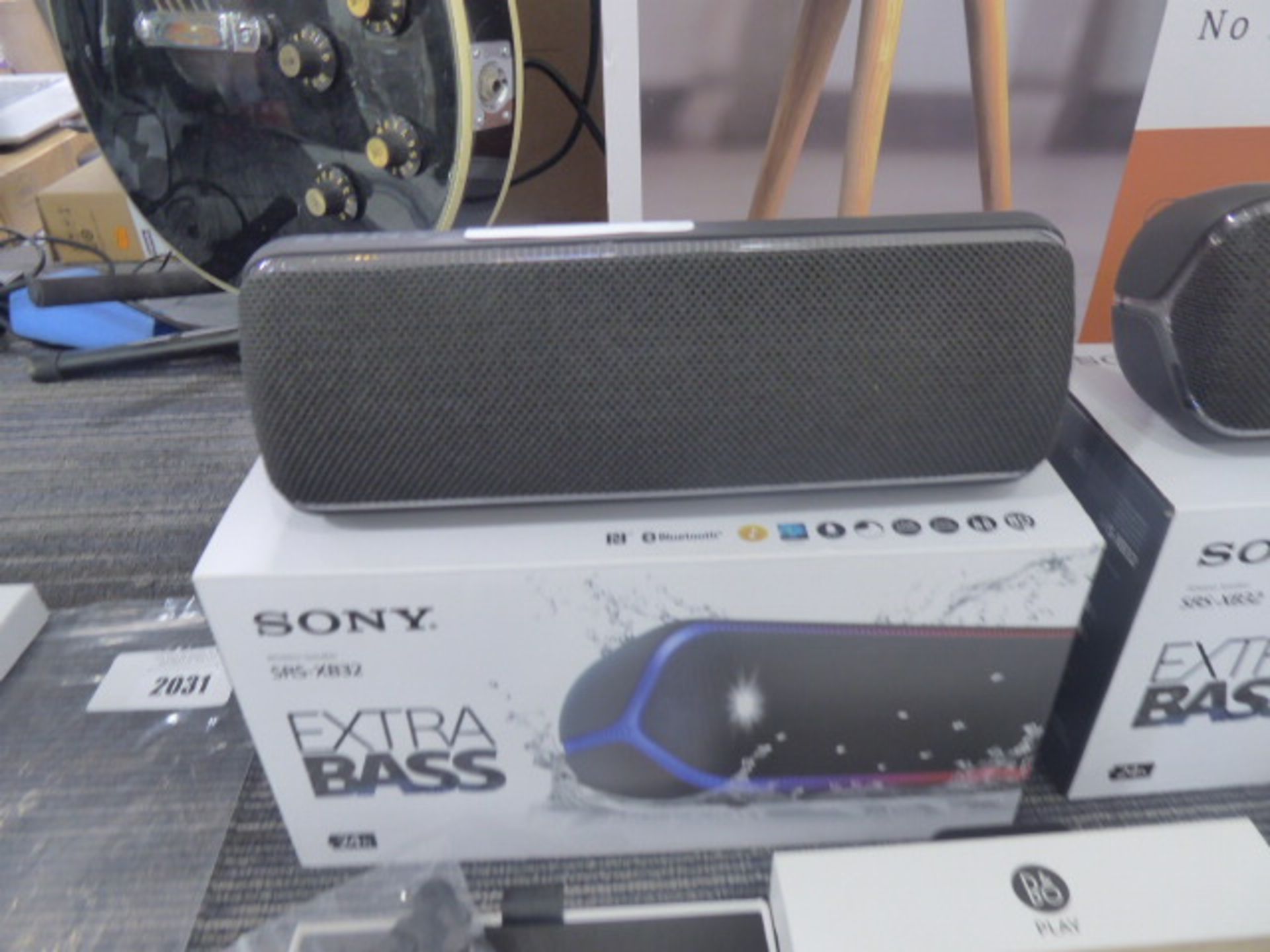 Boxed Sony SRS-XB32 portable bluetooth speaker