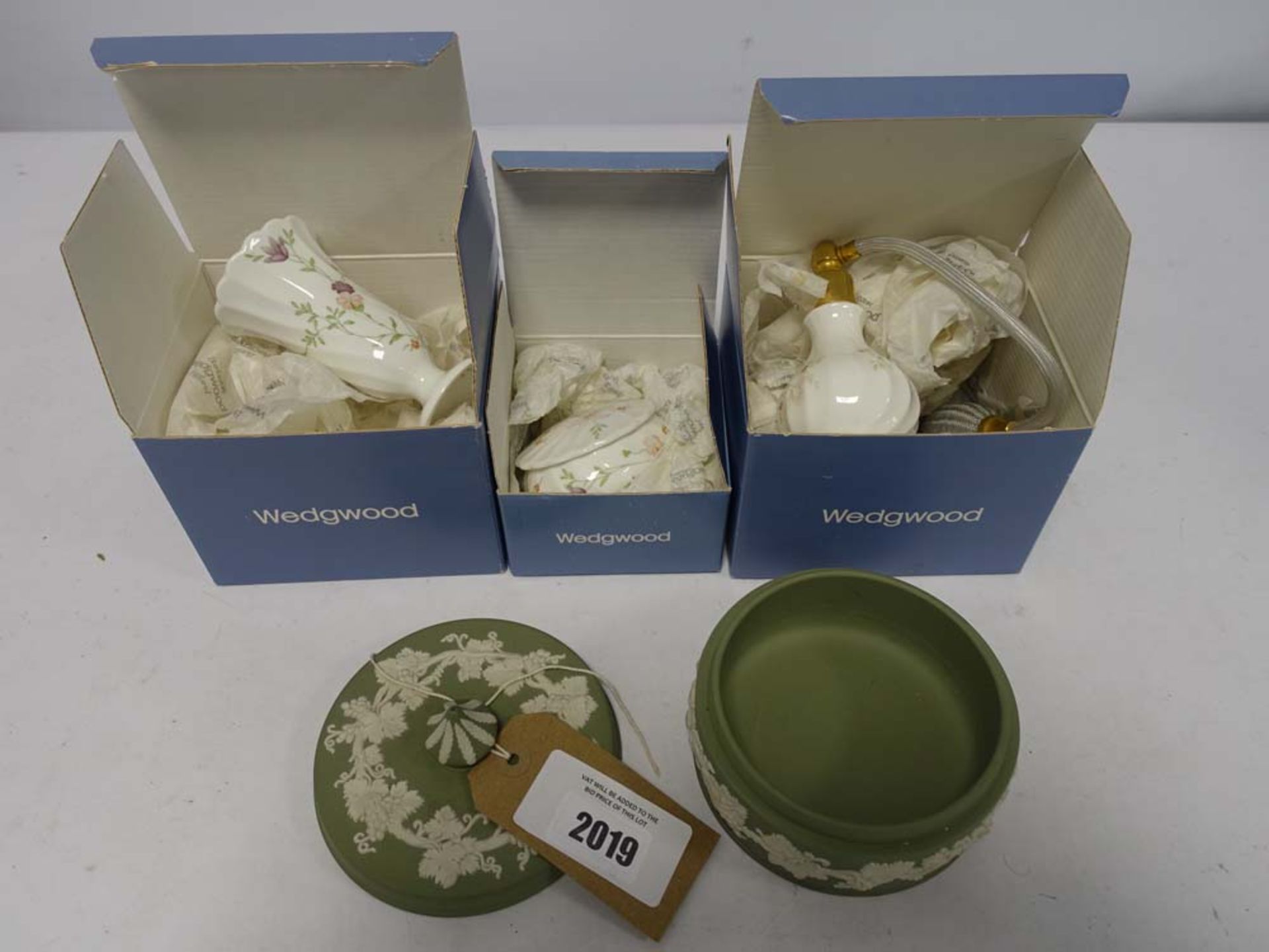 Four Wedgewood items to include Green and white Jasperware pot with lid.