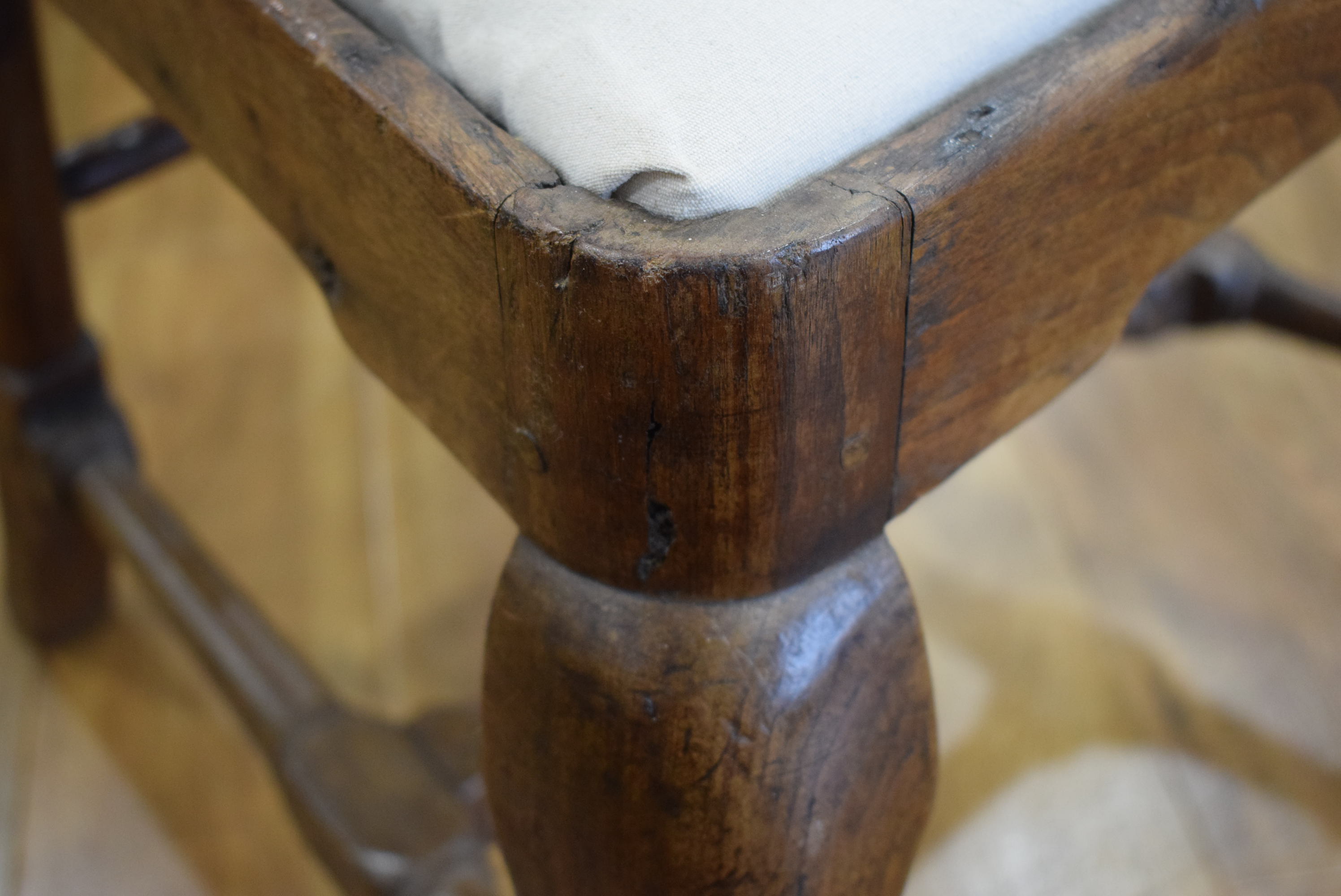 An 18th century Welsh oak side chair with a wheel back, c. - Image 8 of 34