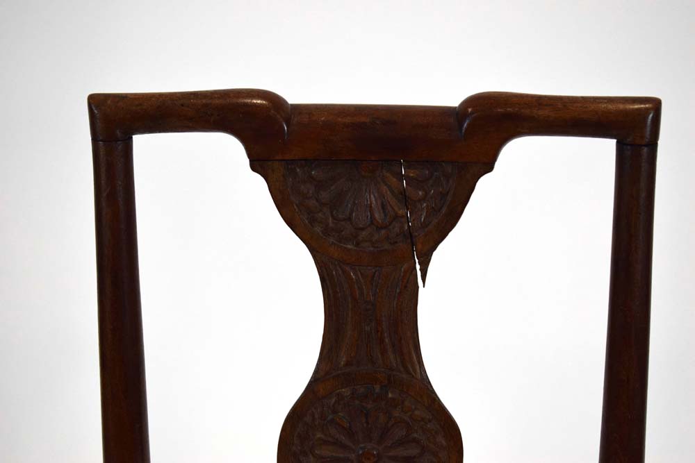 An 18th century Welsh oak side chair with a wheel back, c. - Image 2 of 34