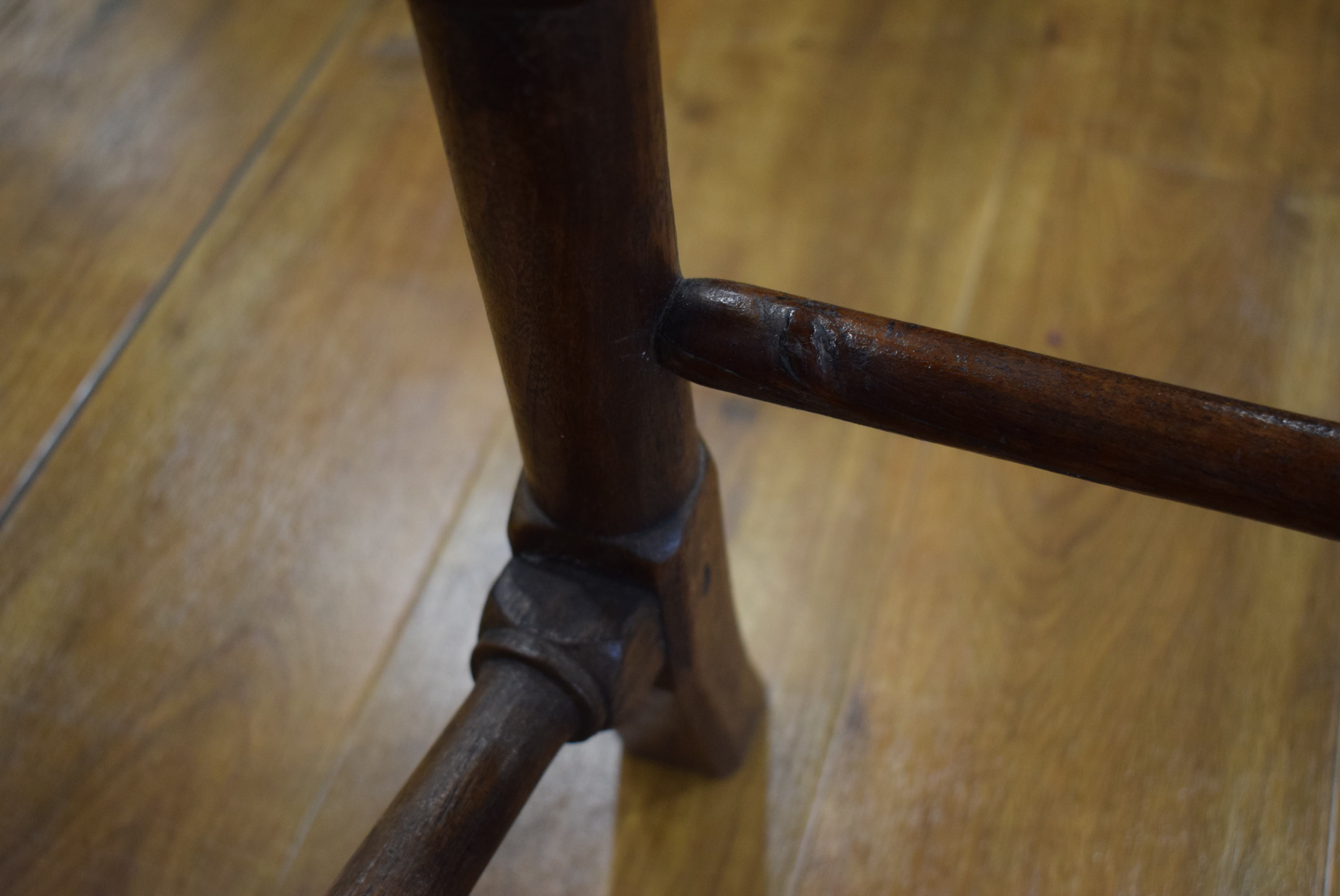 An 18th century Welsh oak side chair with a wheel back, c. - Image 7 of 34