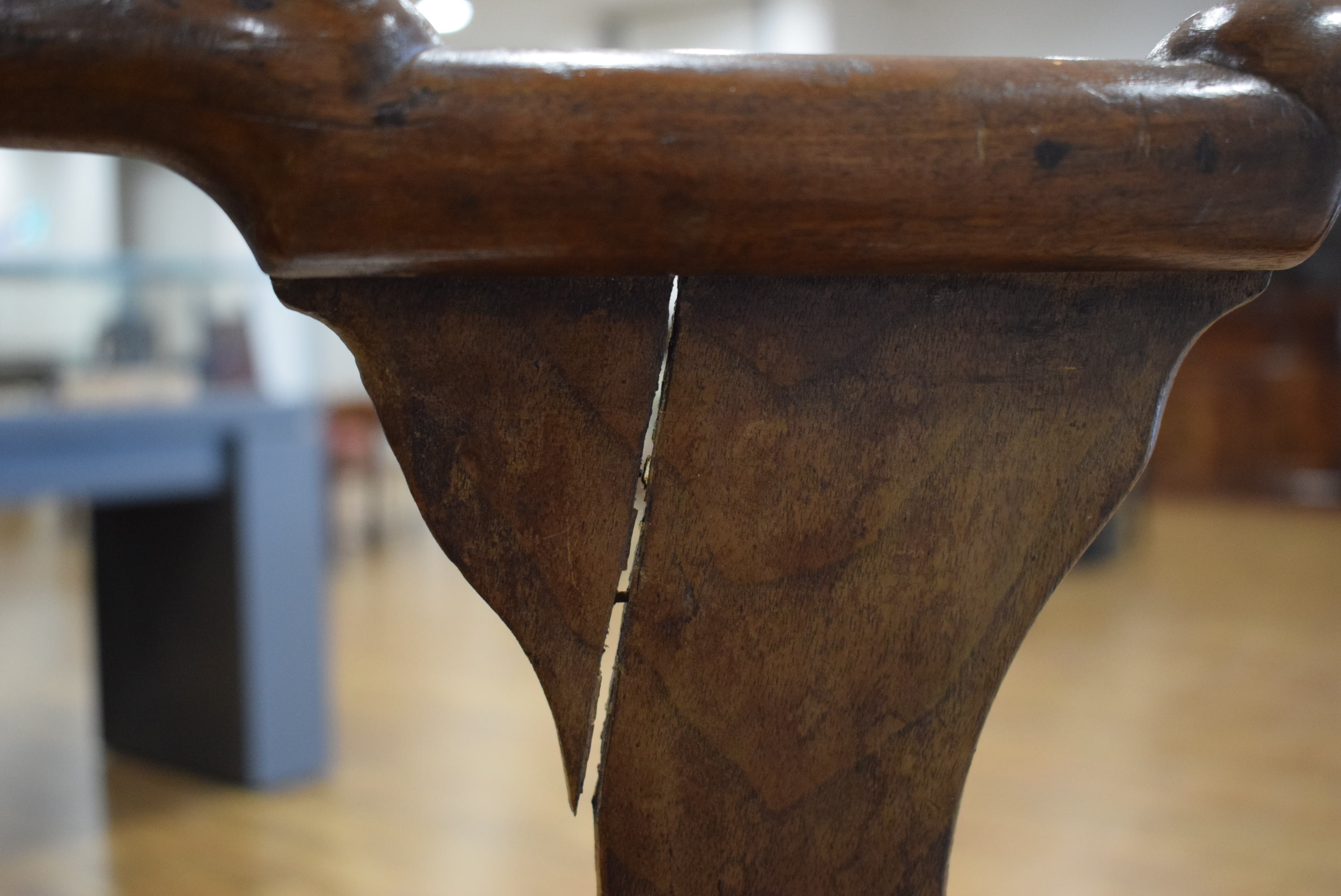 An 18th century Welsh oak side chair with a wheel back, c. - Image 16 of 34